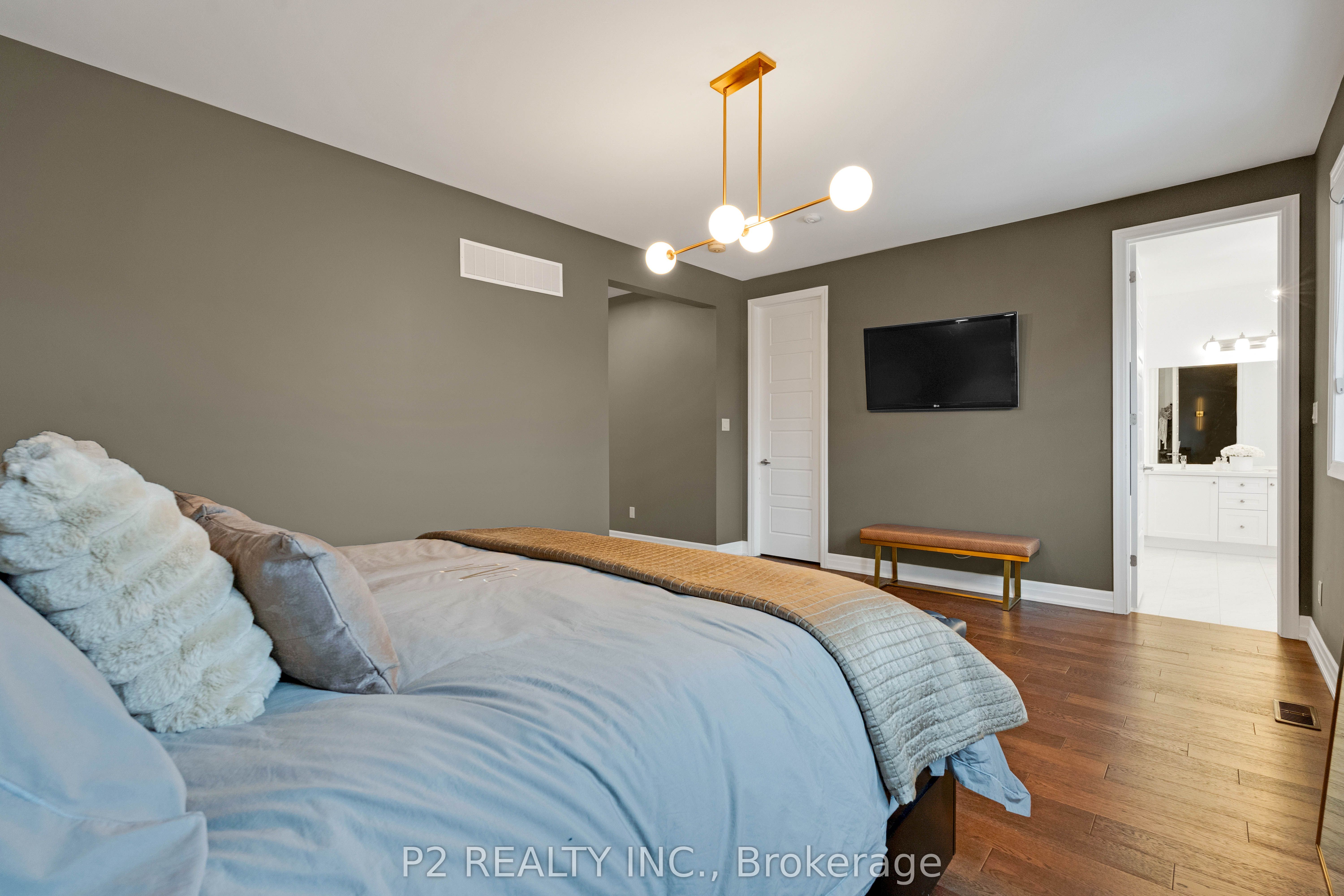 10 King Boulevard Property Photo 24