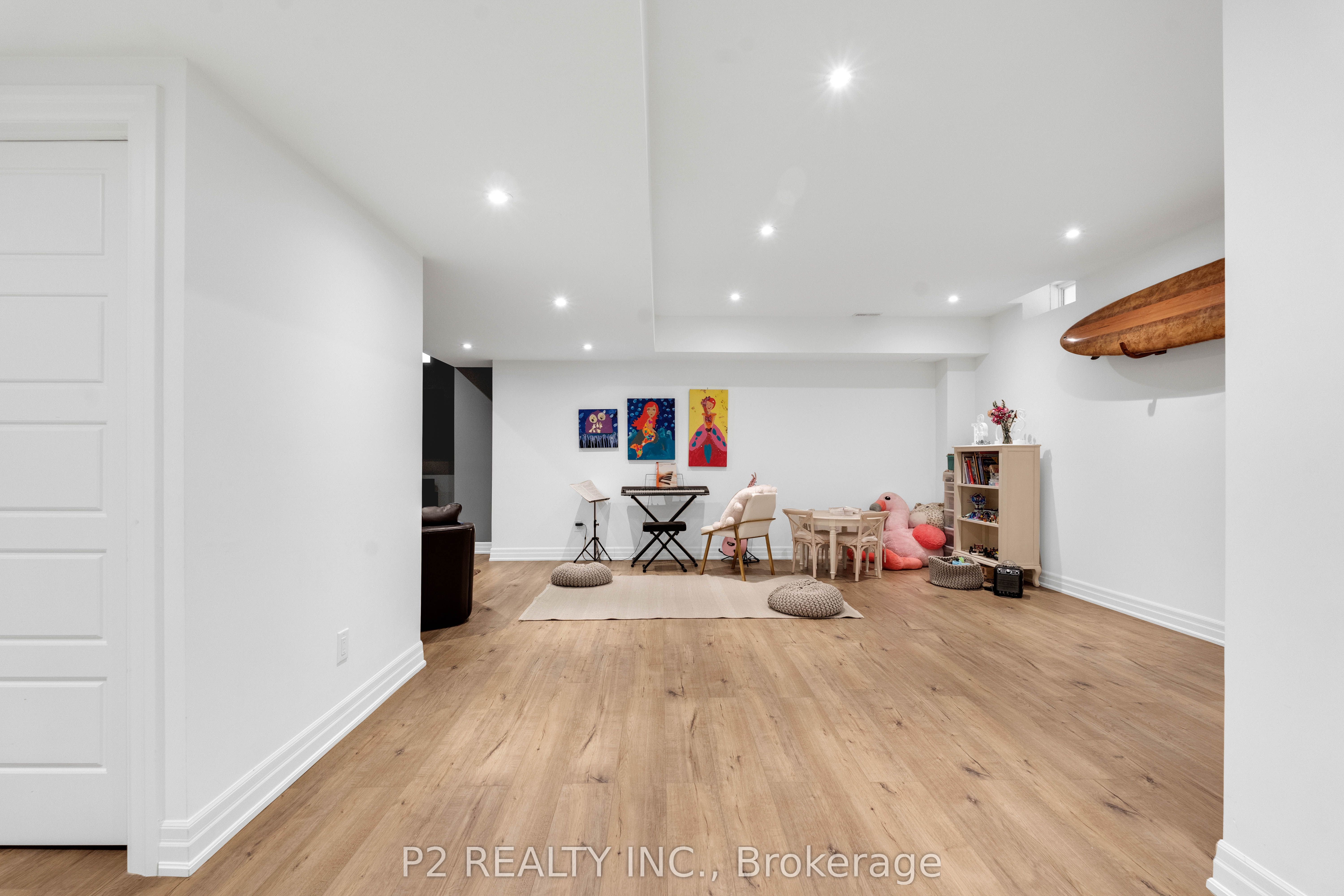 10 King Boulevard Property Photo 37