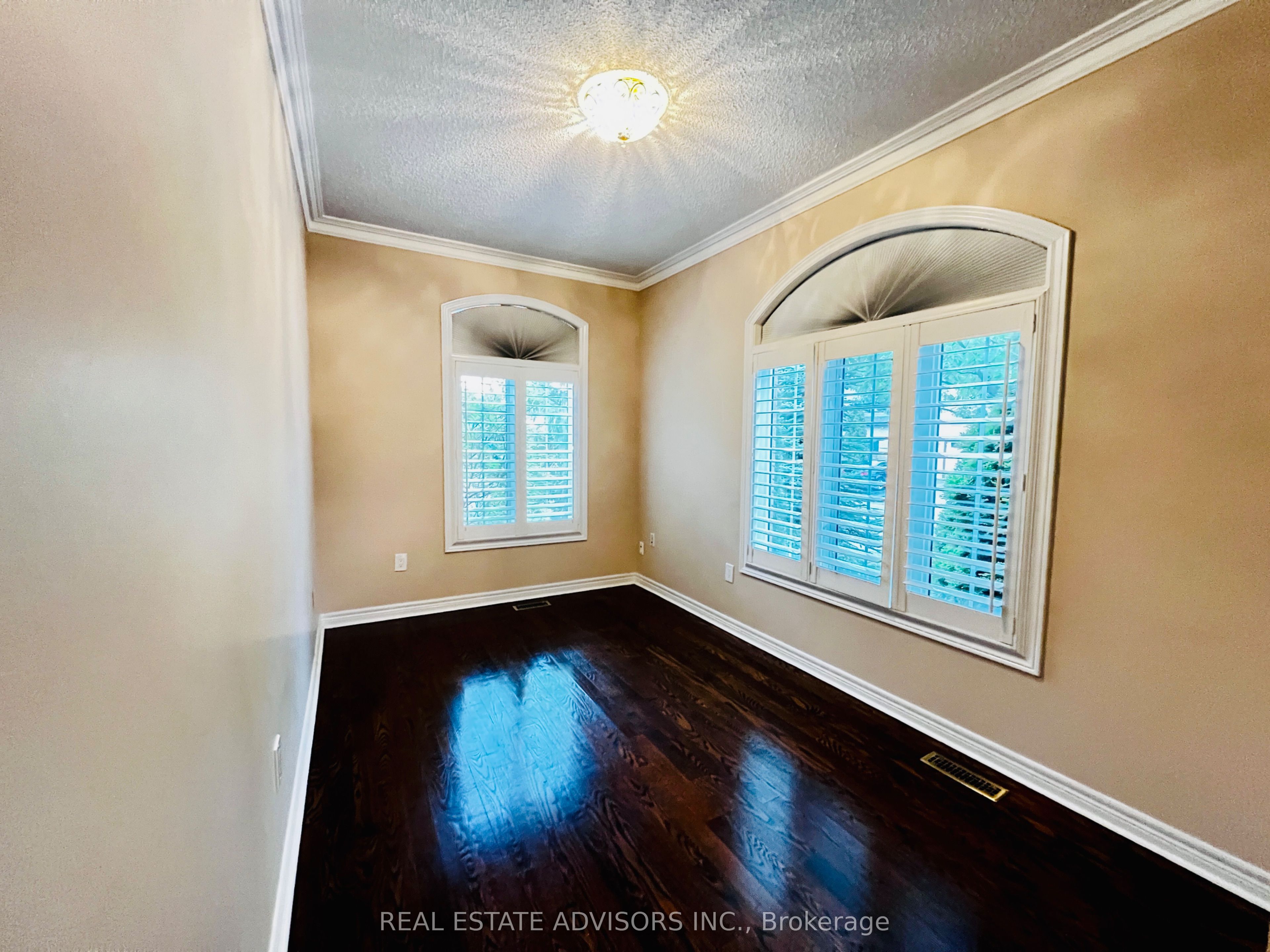 2 Adam Ernst Court Property Photo 8