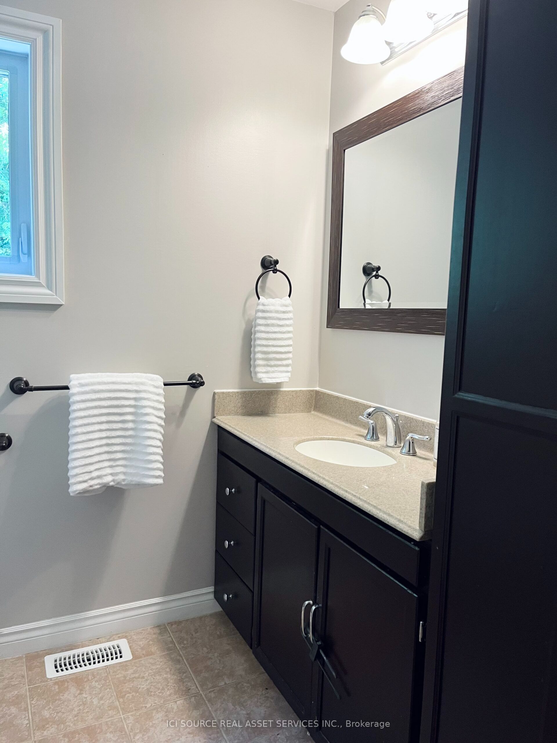 689 Ravenshoe Road Property Photo 16