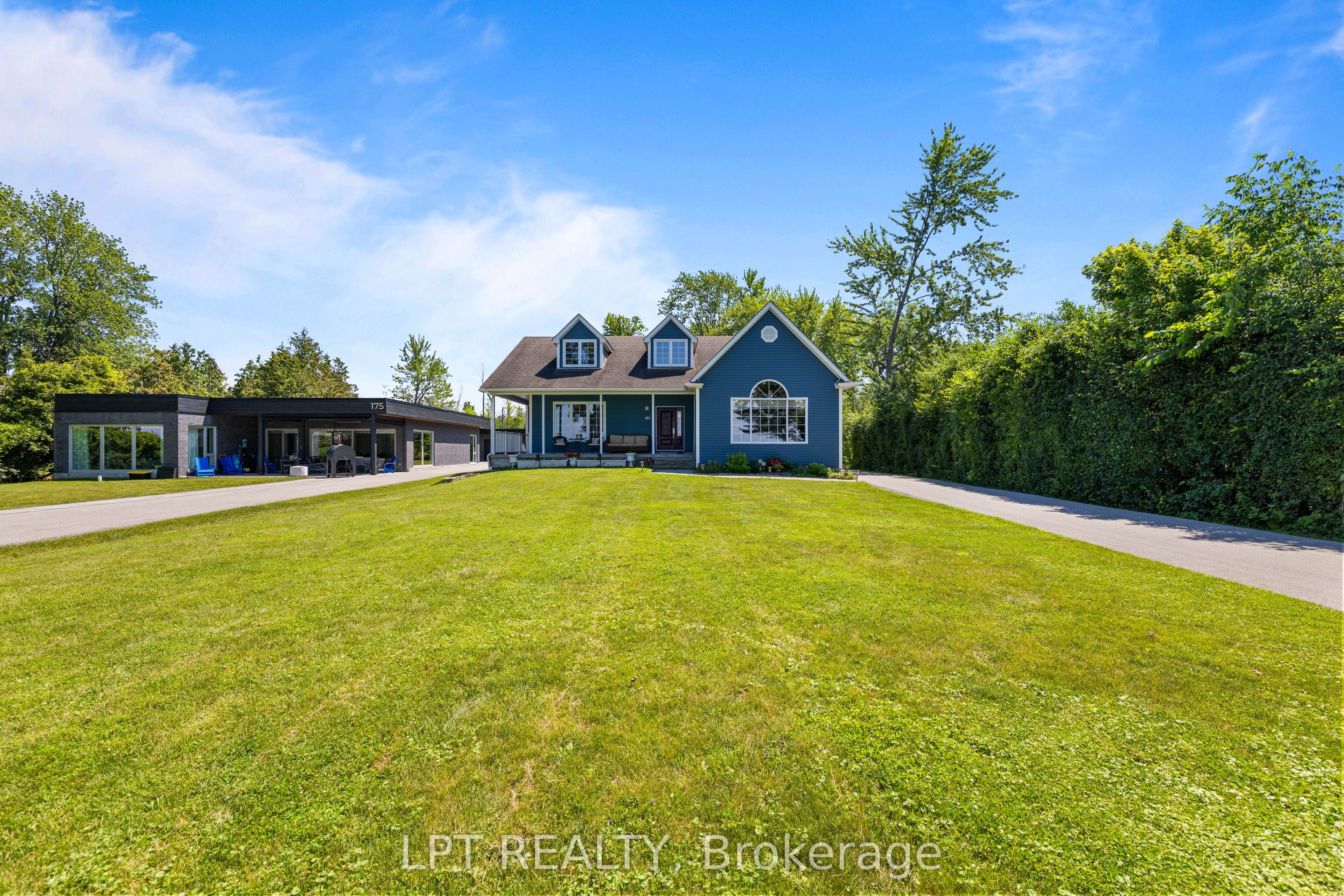 173 Lake Drive E Property Photo 4
