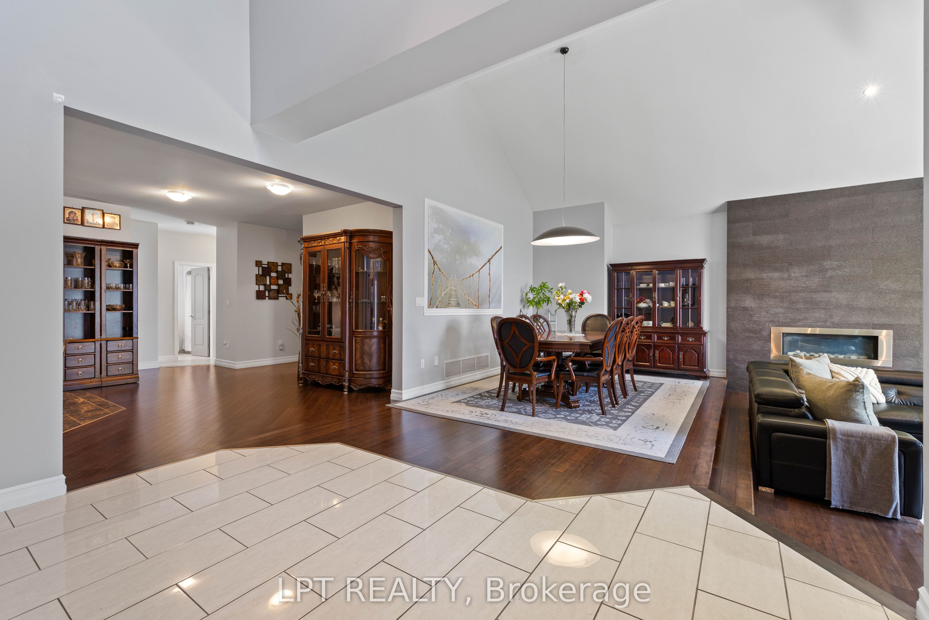 173 Lake Drive E Property Photo 14