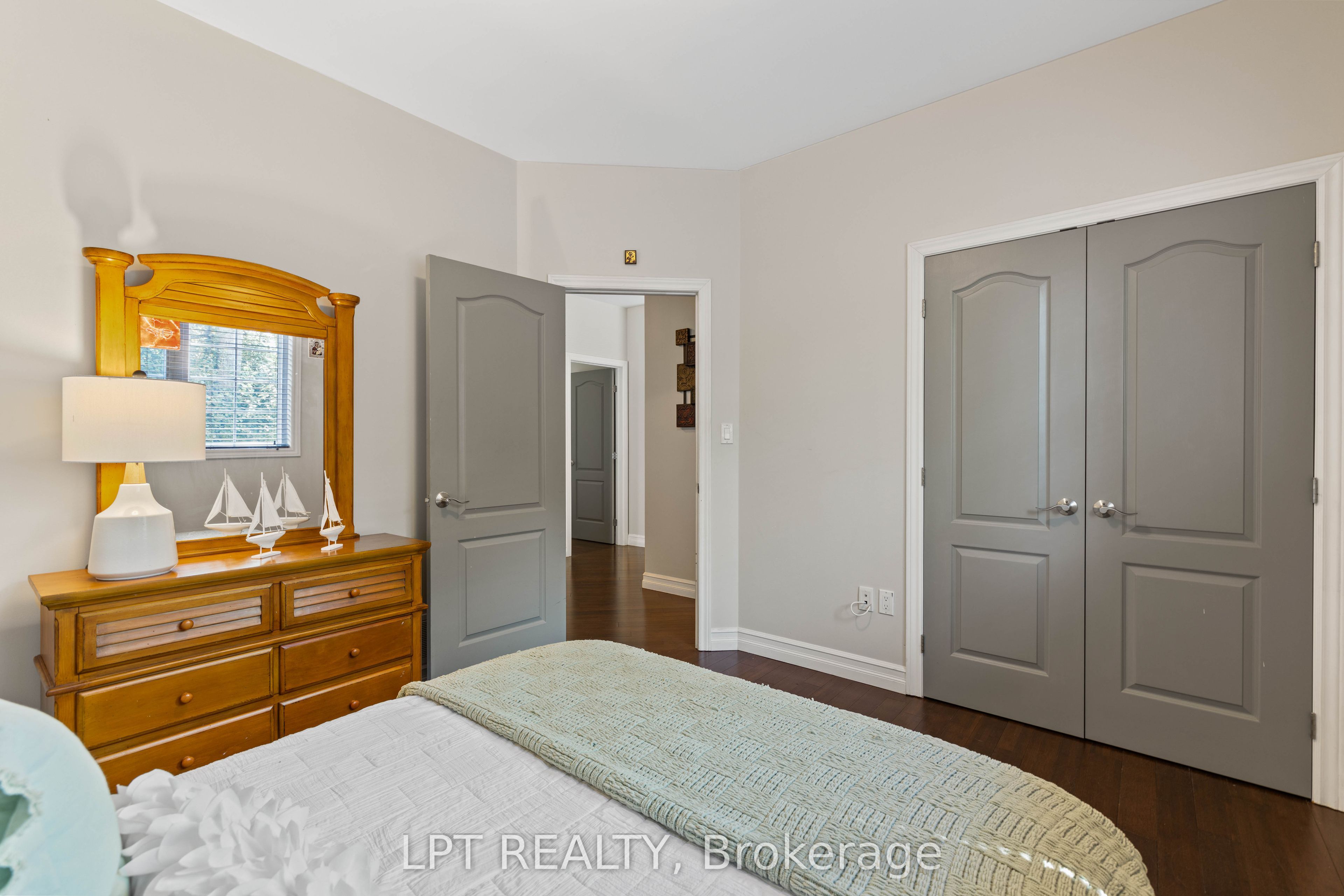 173 Lake Drive E Property Photo 29