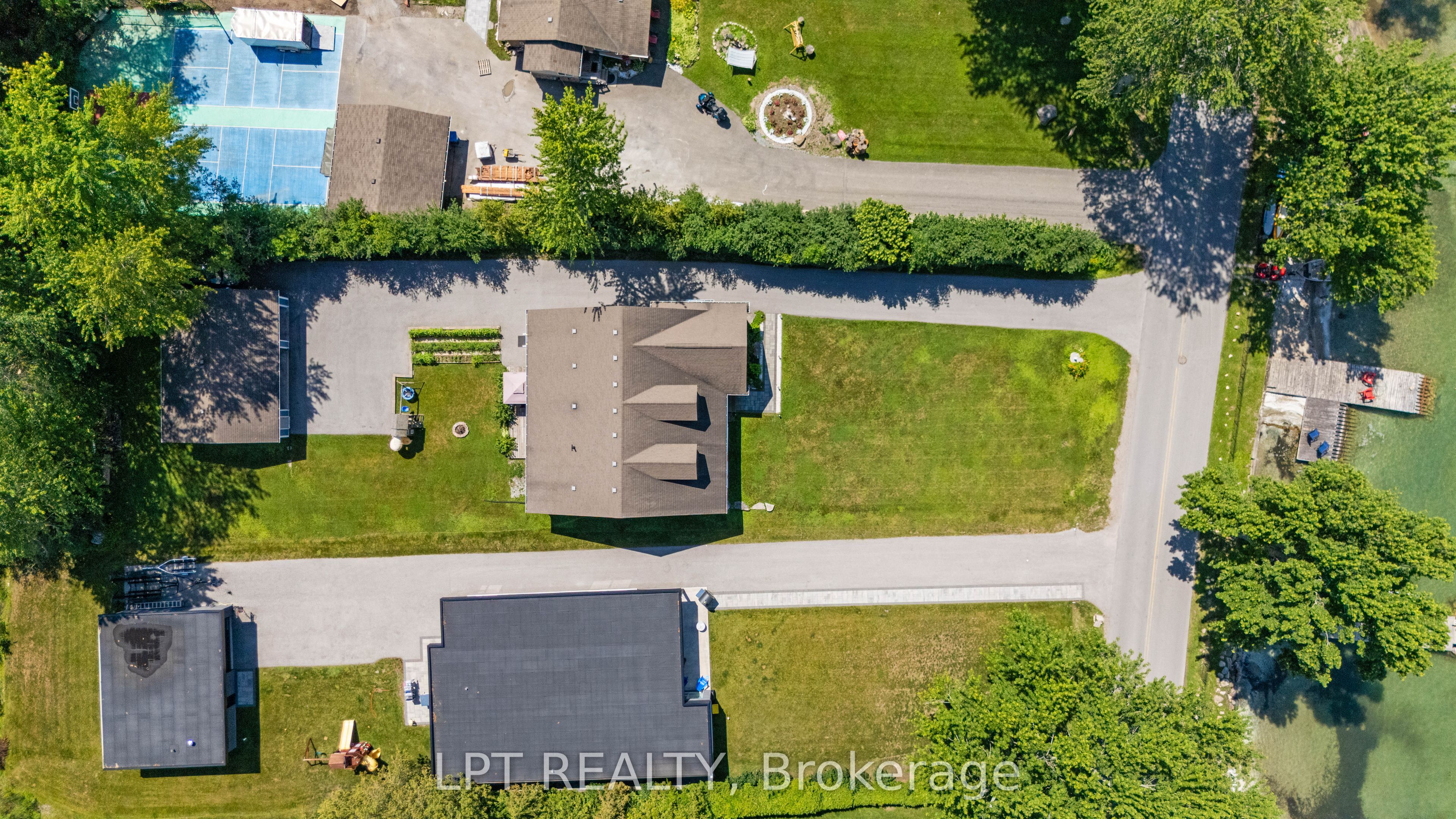 173 Lake Drive E Property Photo 47