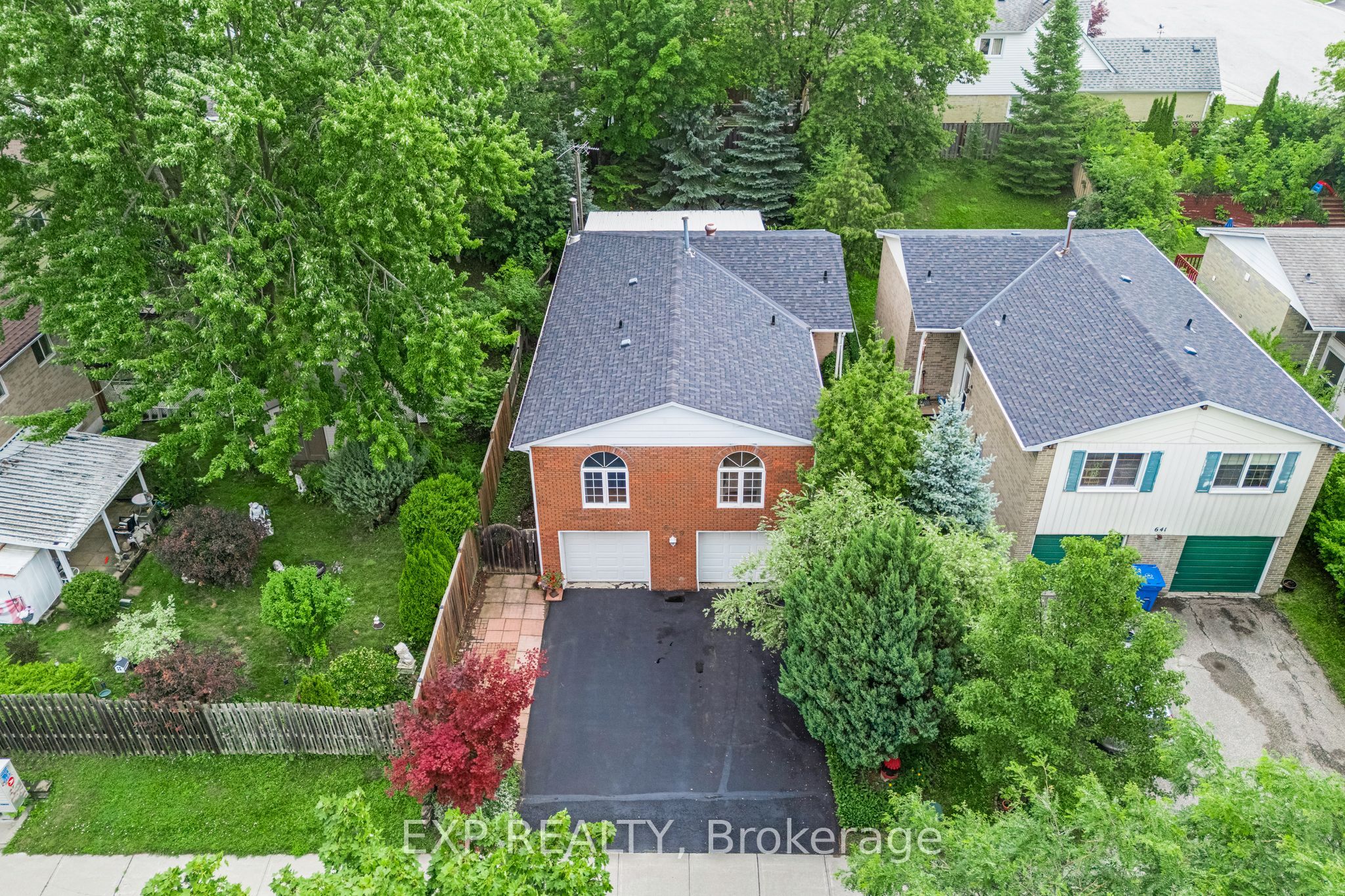 639 Irwin Crescent Property Photo 1