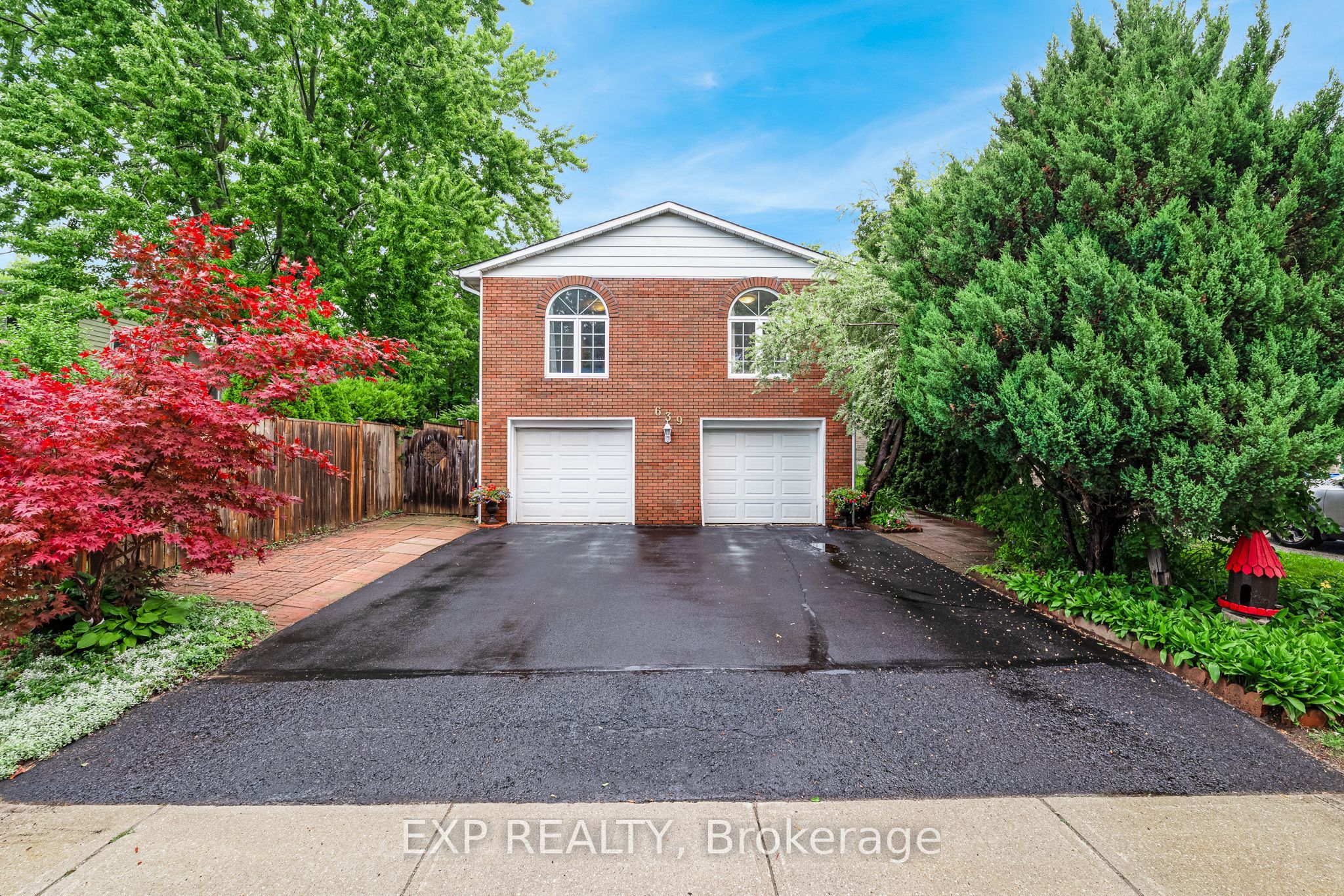 639 Irwin Crescent Property Photo 2