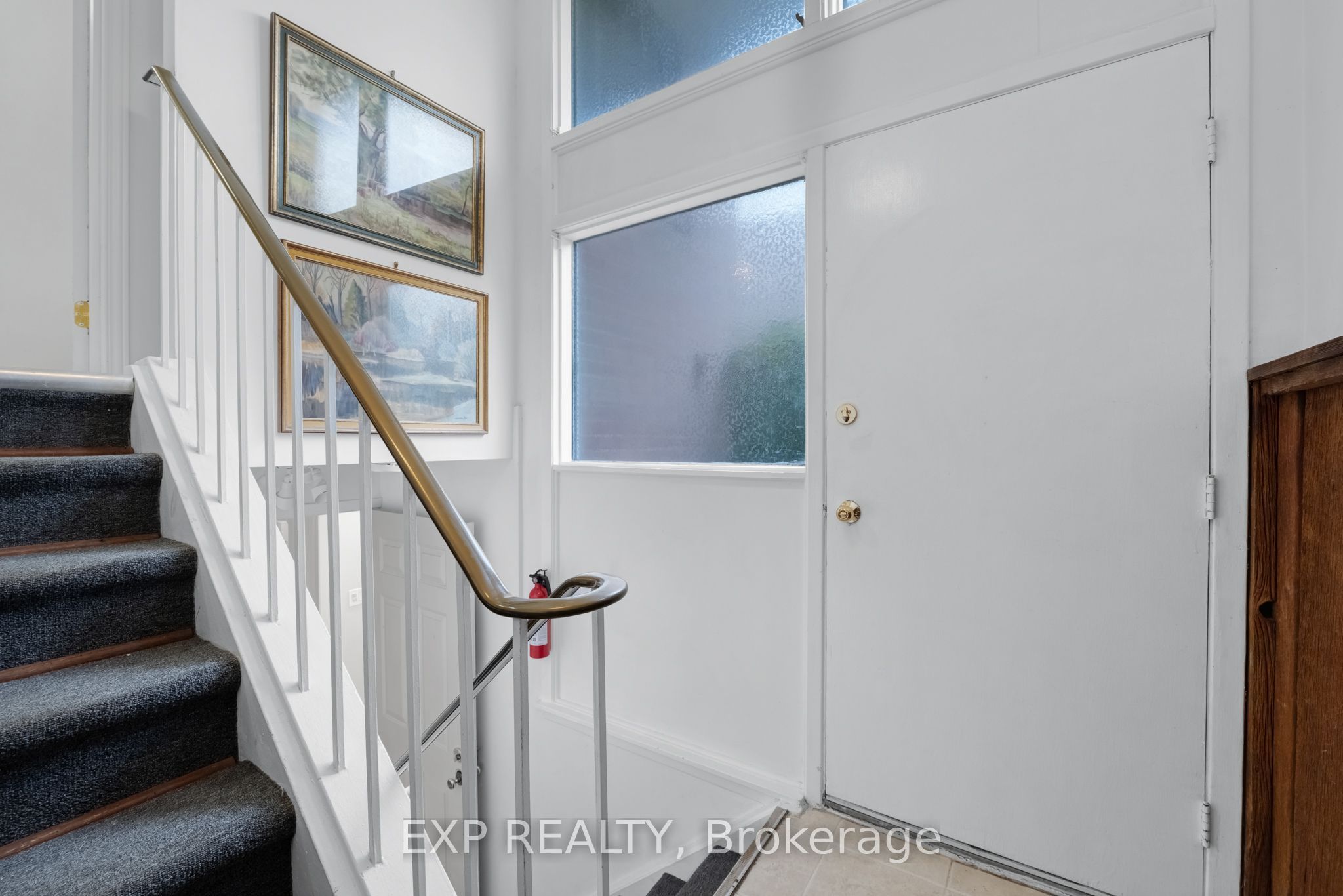 639 Irwin Crescent Property Photo 4