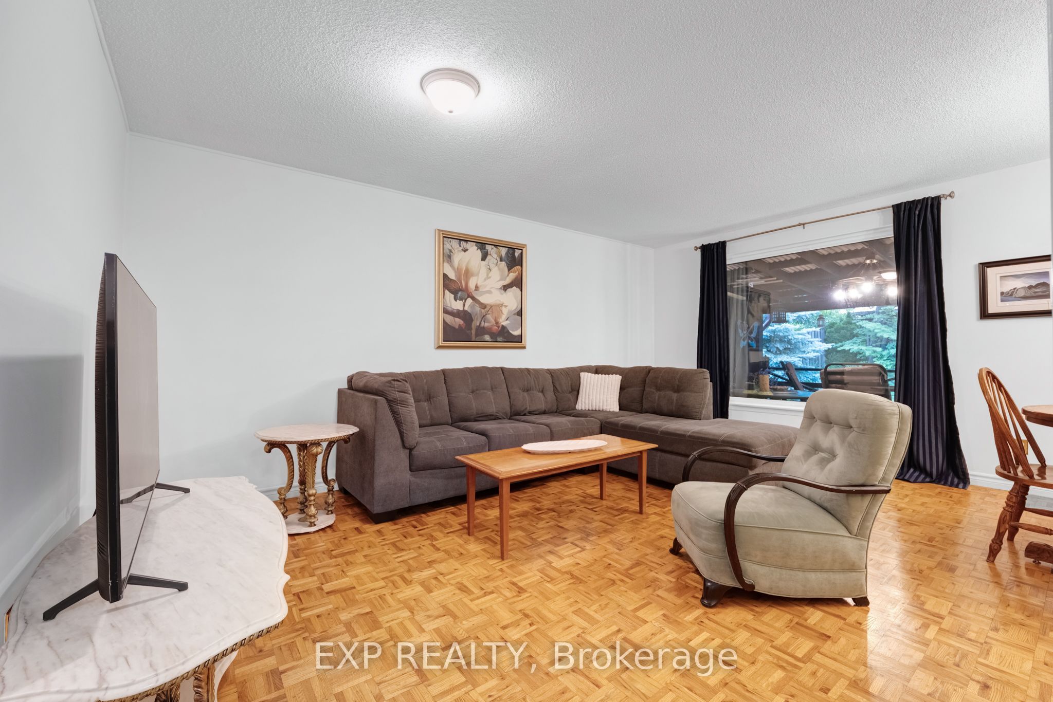 639 Irwin Crescent Property Photo 14