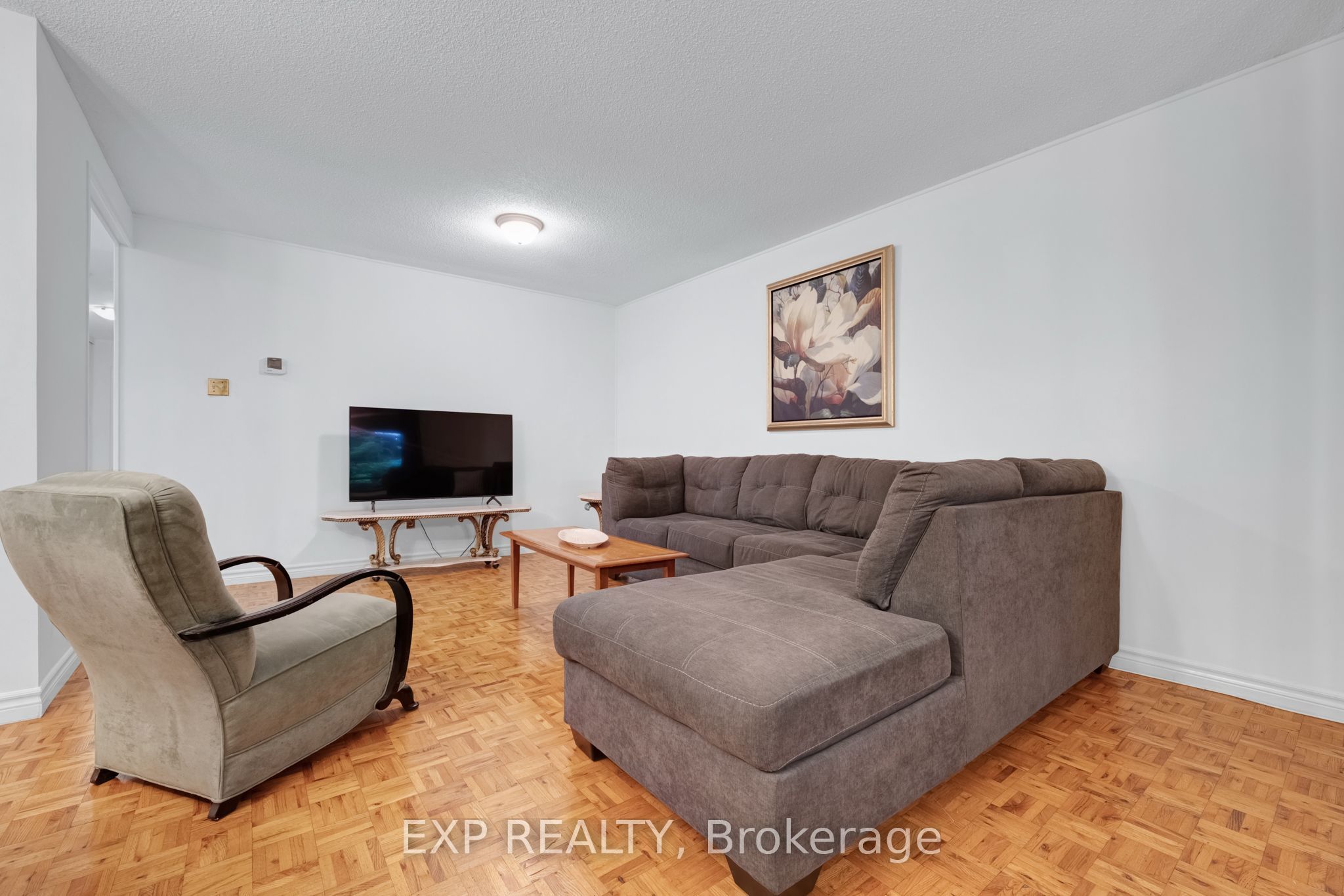 639 Irwin Crescent Property Photo 15