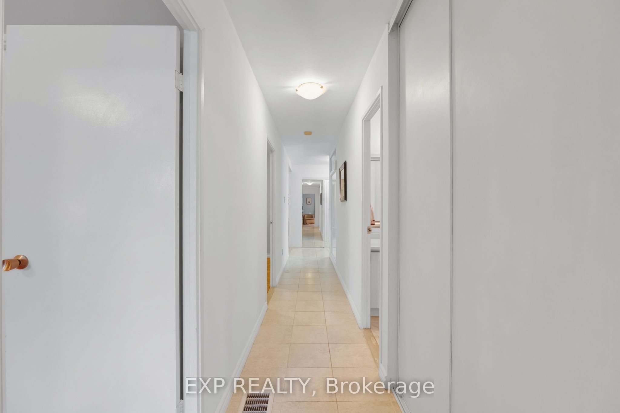 639 Irwin Crescent Property Photo 20