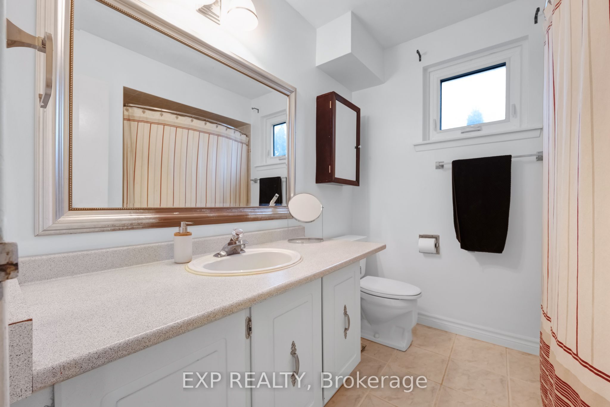 639 Irwin Crescent Property Photo 23