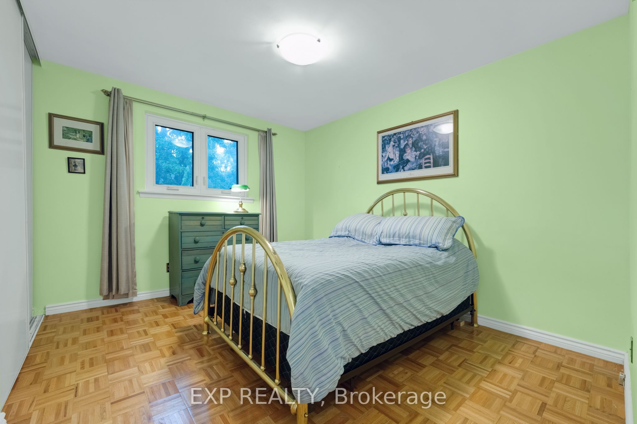 639 Irwin Crescent Property Photo 25