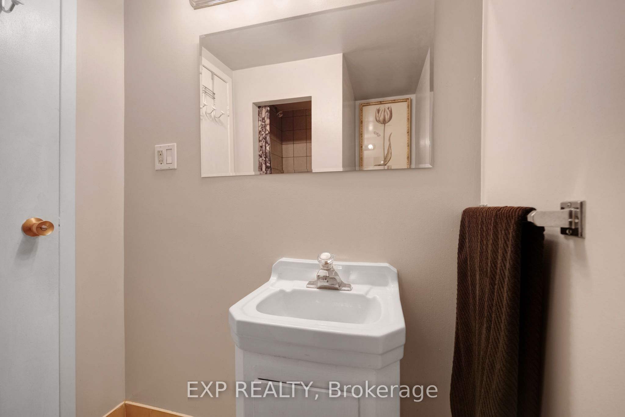 639 Irwin Crescent Property Photo 32