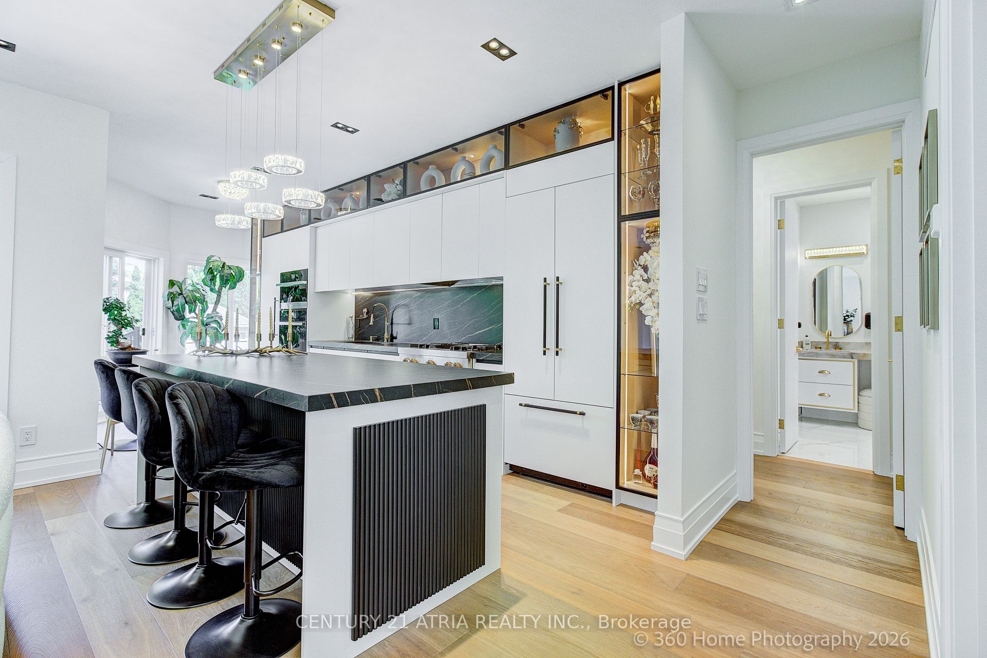 176 Laurentian Boulevard Property Photo 10
