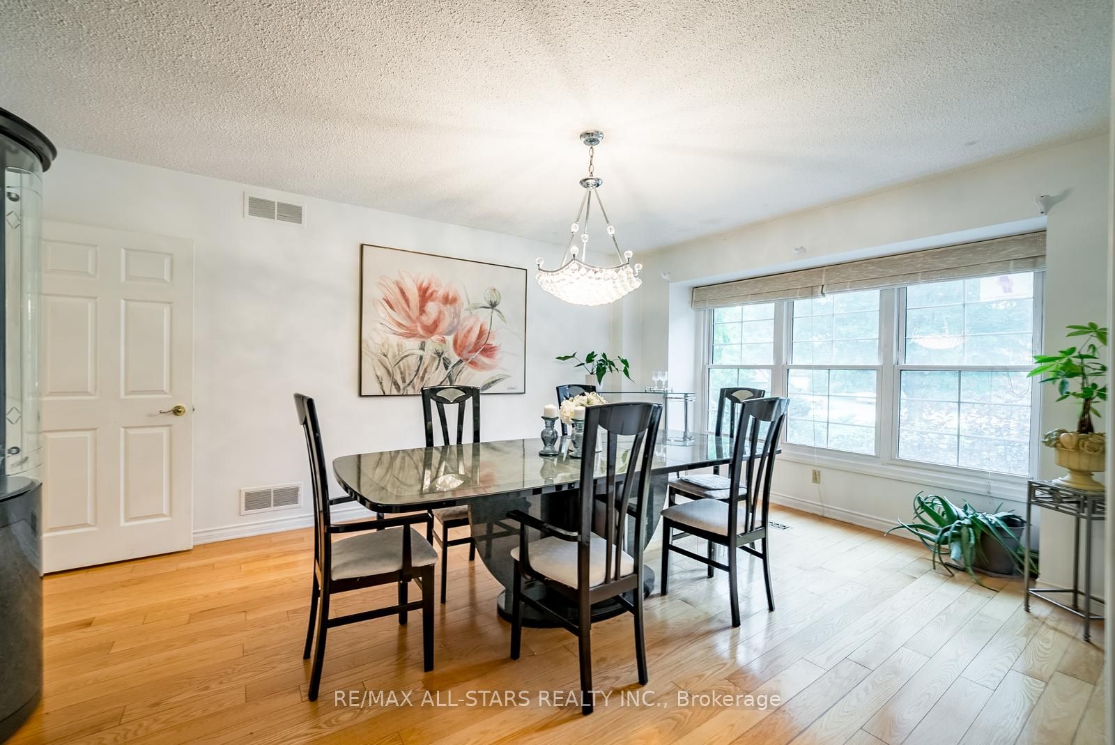 23 Forfardale Road Property Photo 12