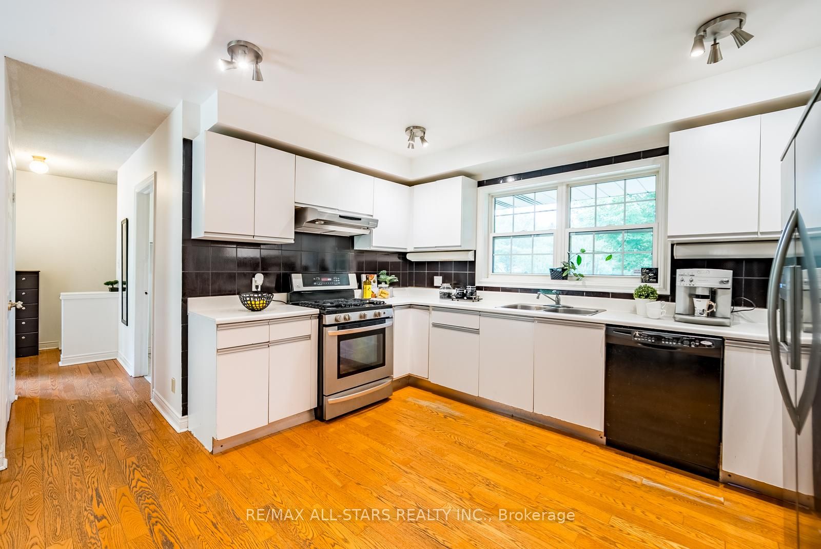 23 Forfardale Road Property Photo 17