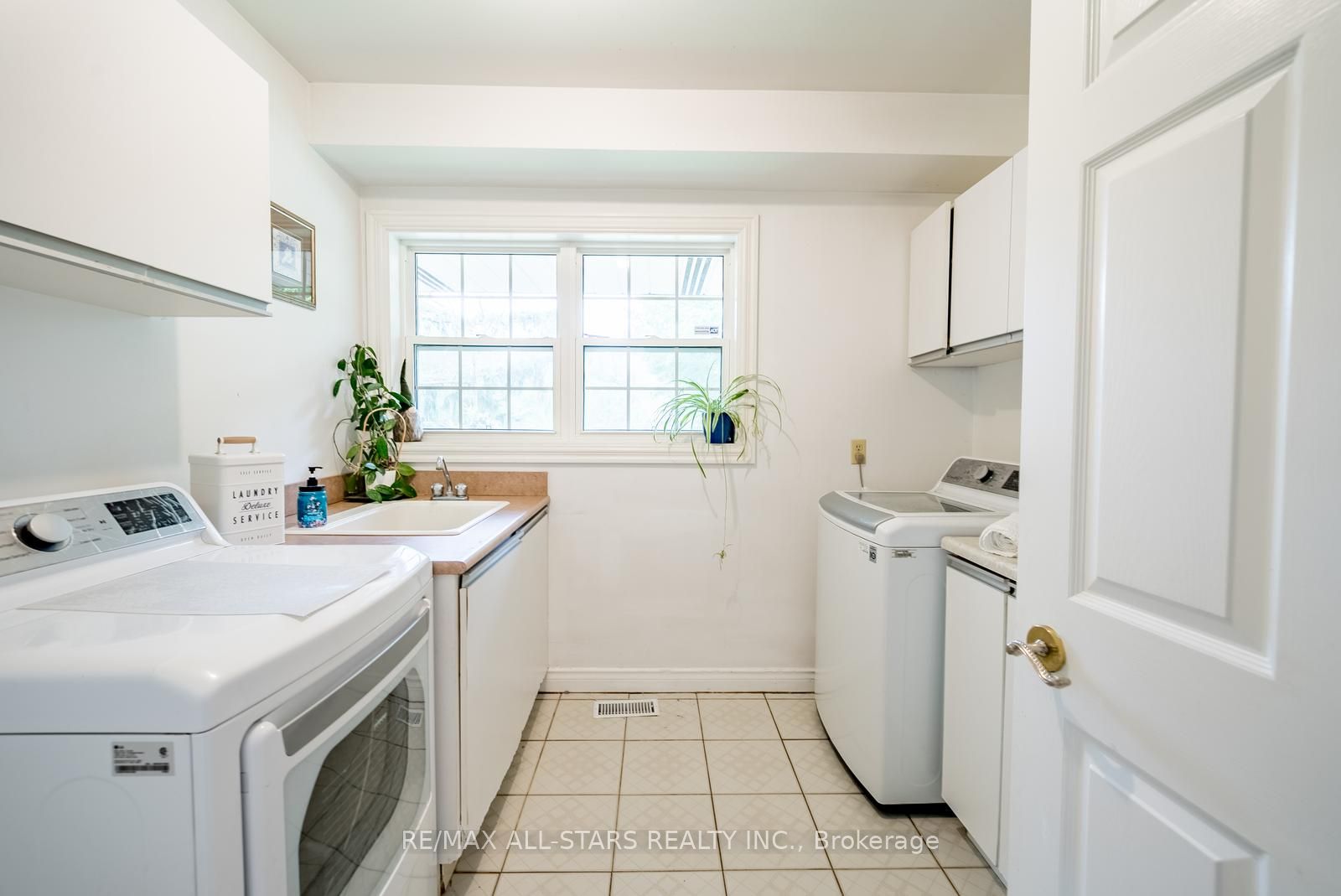 23 Forfardale Road Property Photo 21