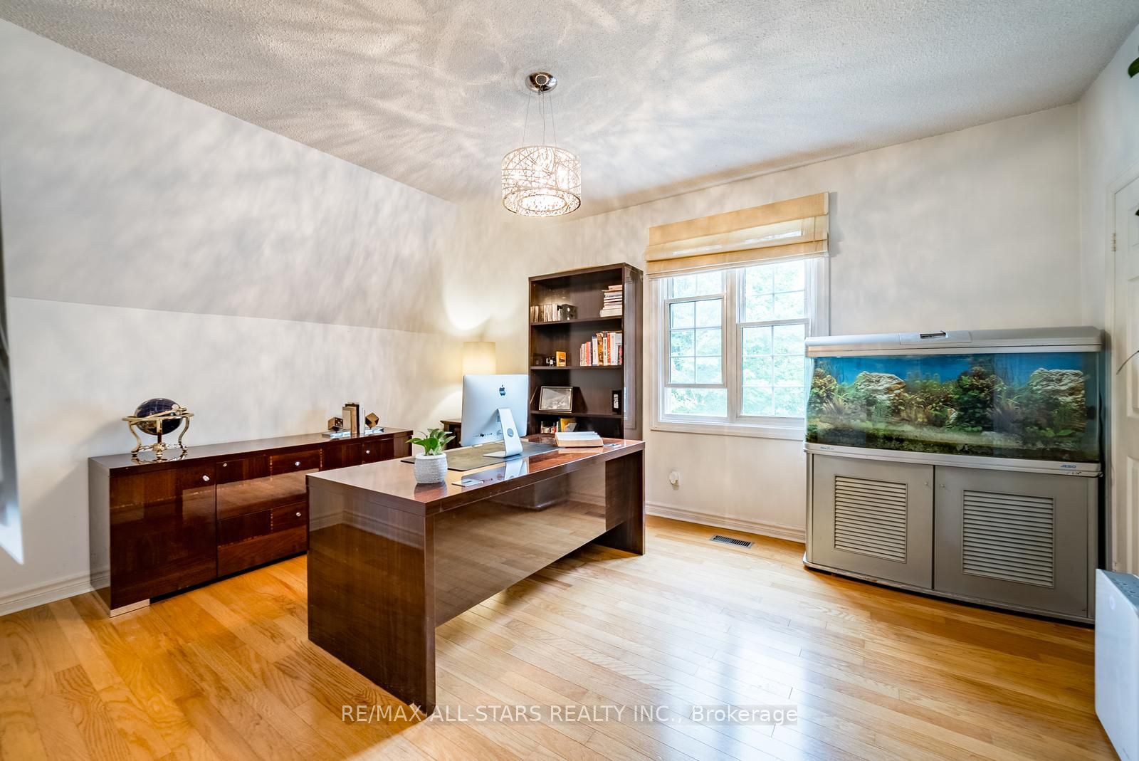 23 Forfardale Road Property Photo 27