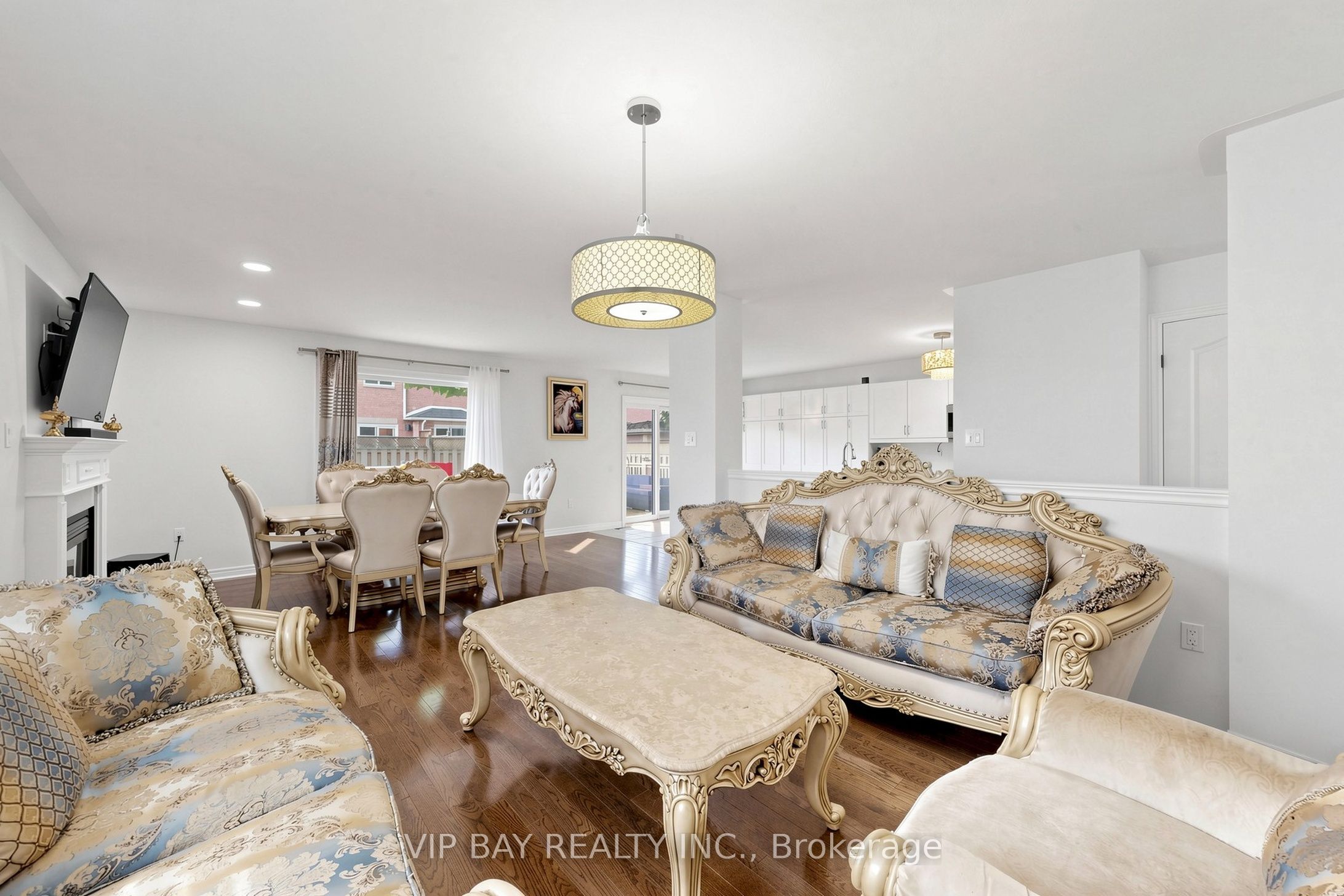 77 Amberview Drive Property Photo 5