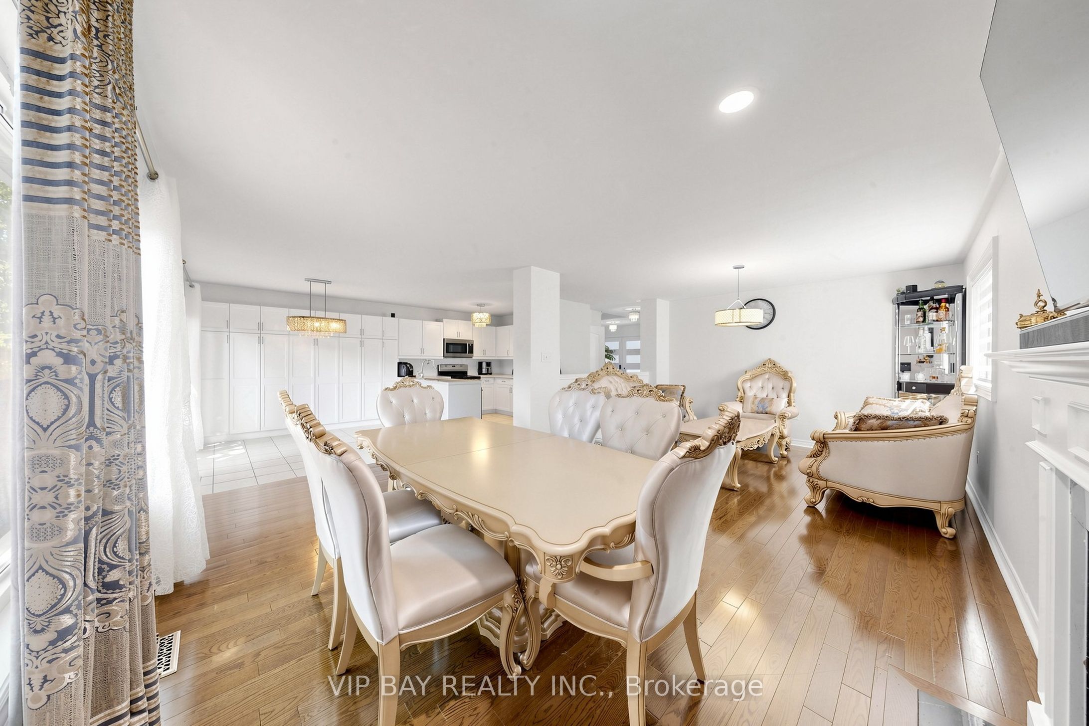 77 Amberview Drive Property Photo 8