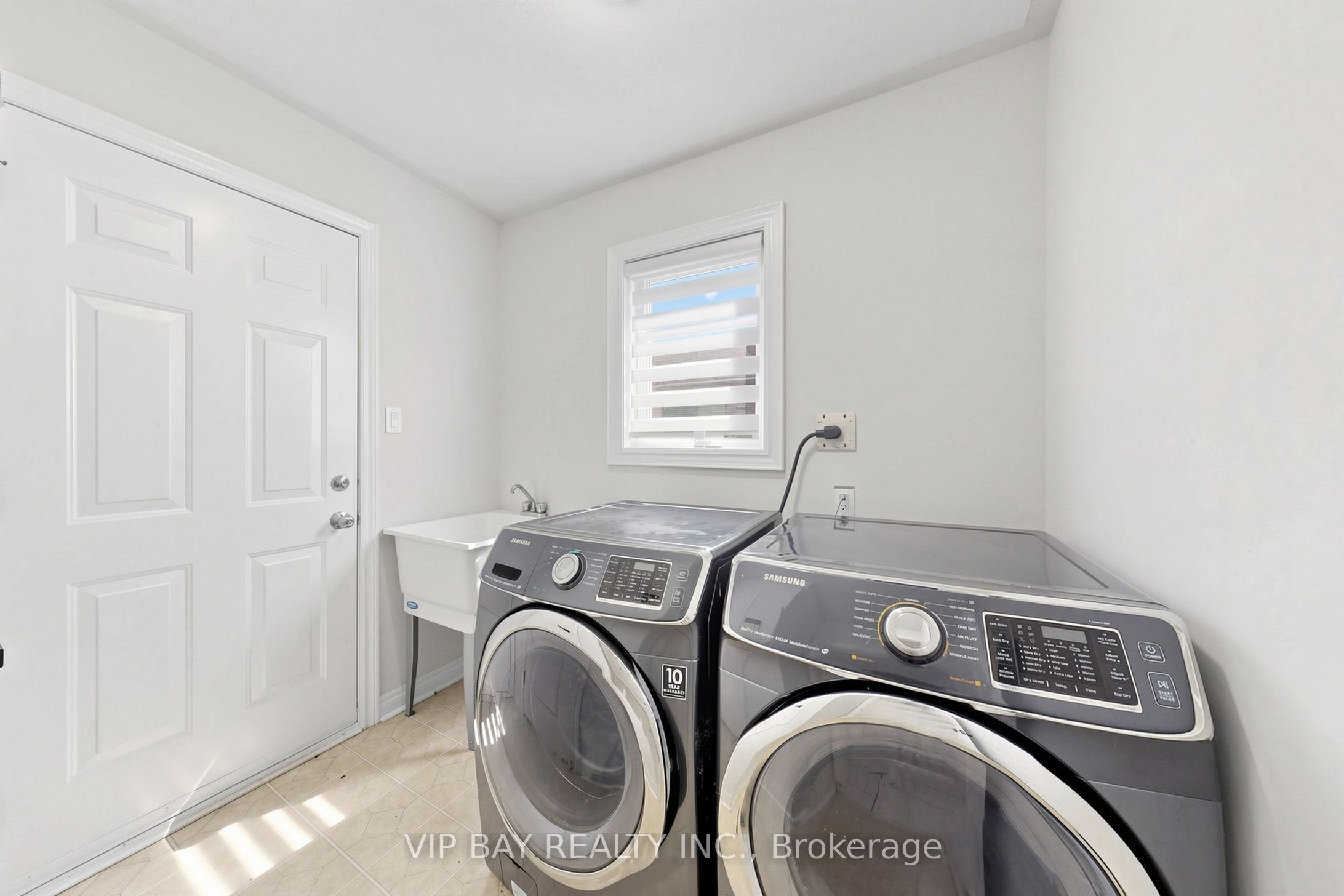 77 Amberview Drive Property Photo 17