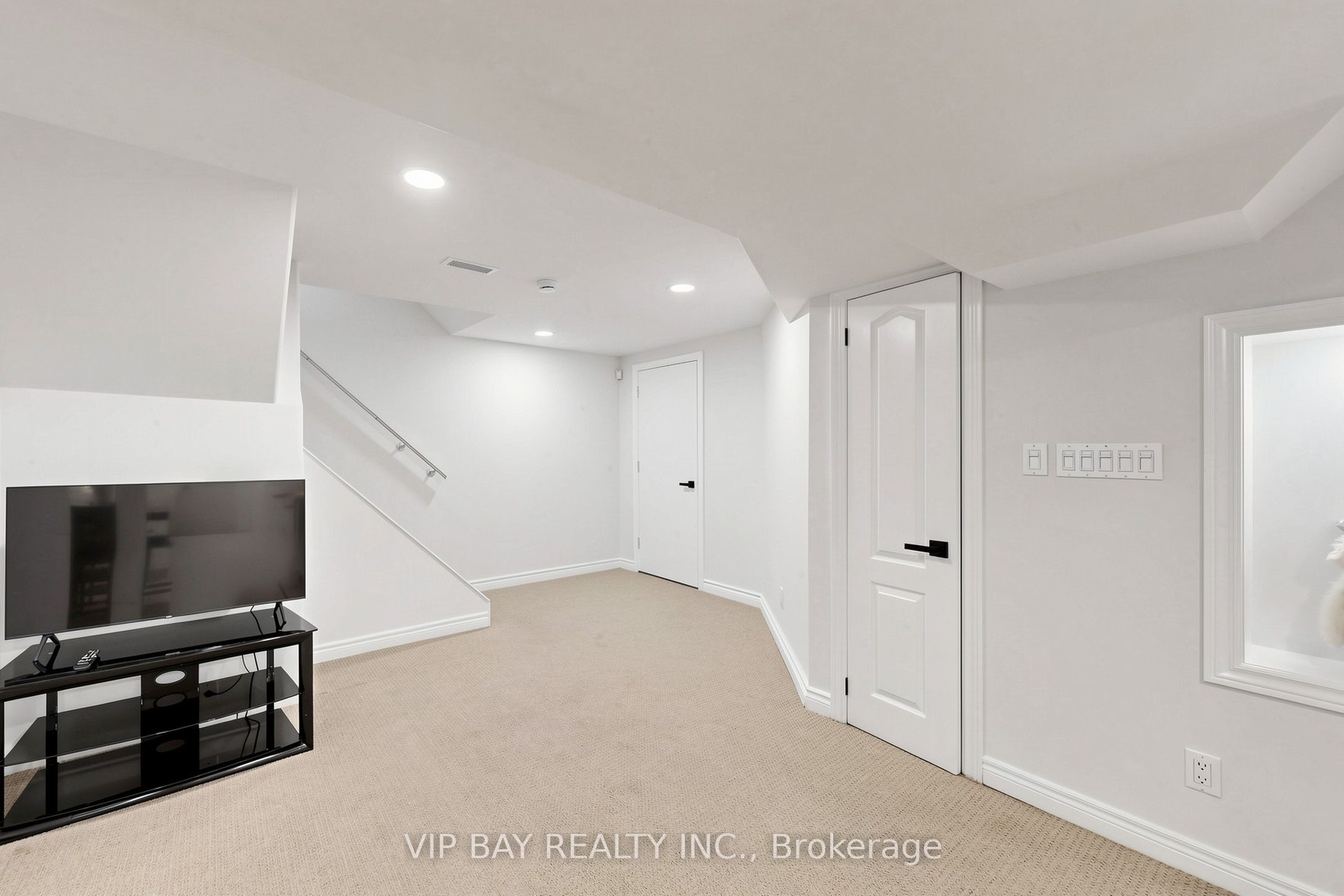 77 Amberview Drive Property Photo 31