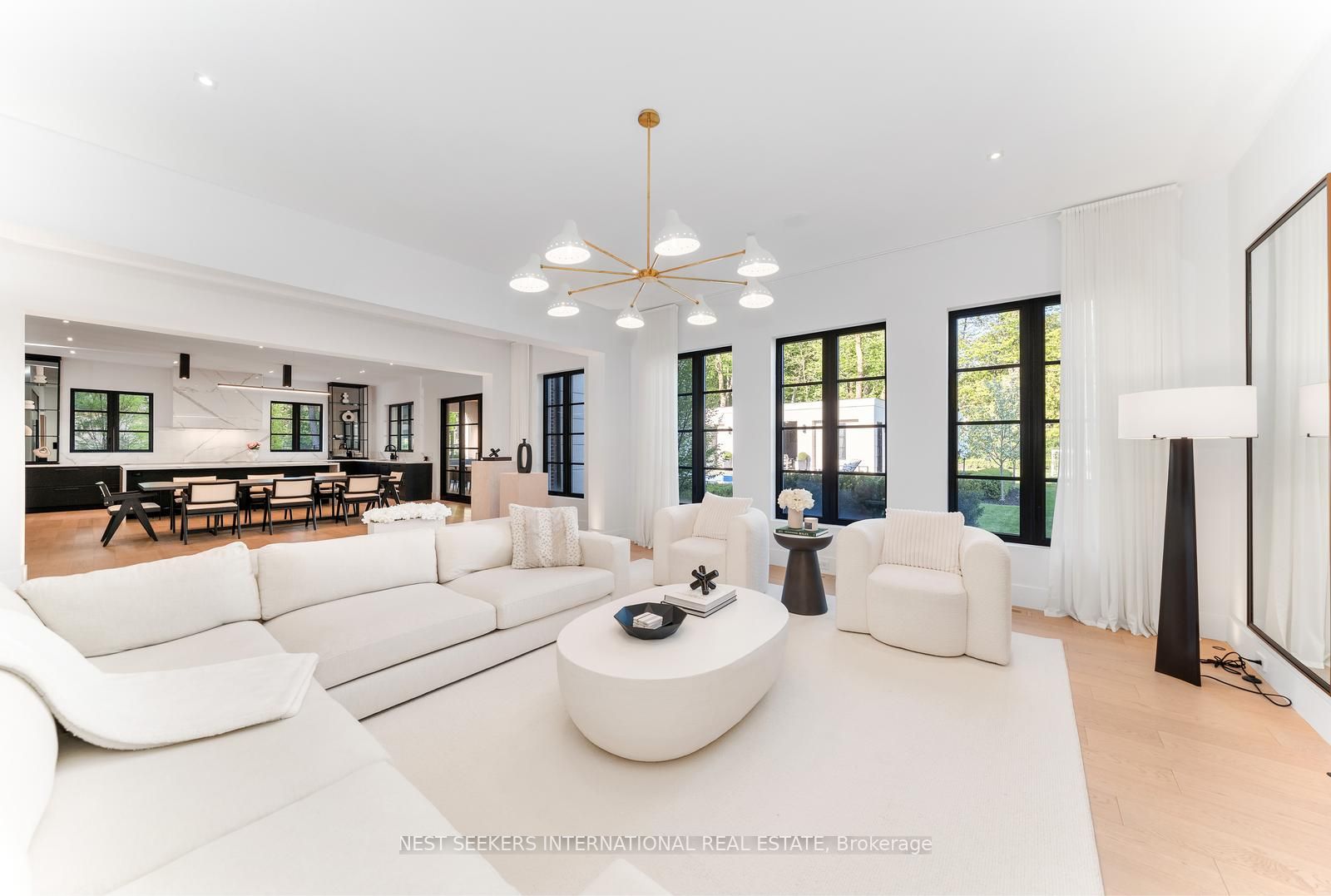 6 Forestave Crescent Property Photo 8