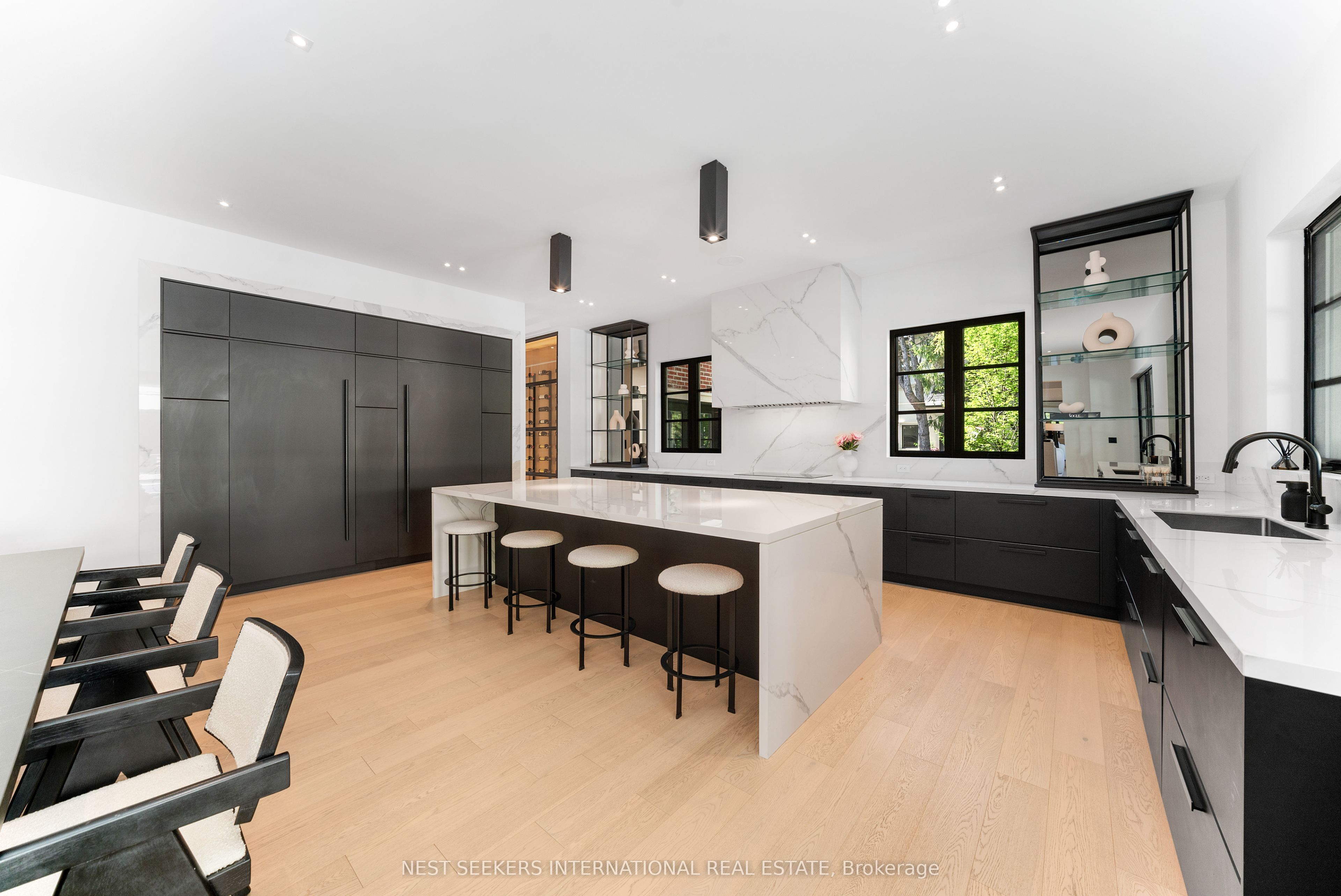 6 Forestave Crescent Property Photo 11