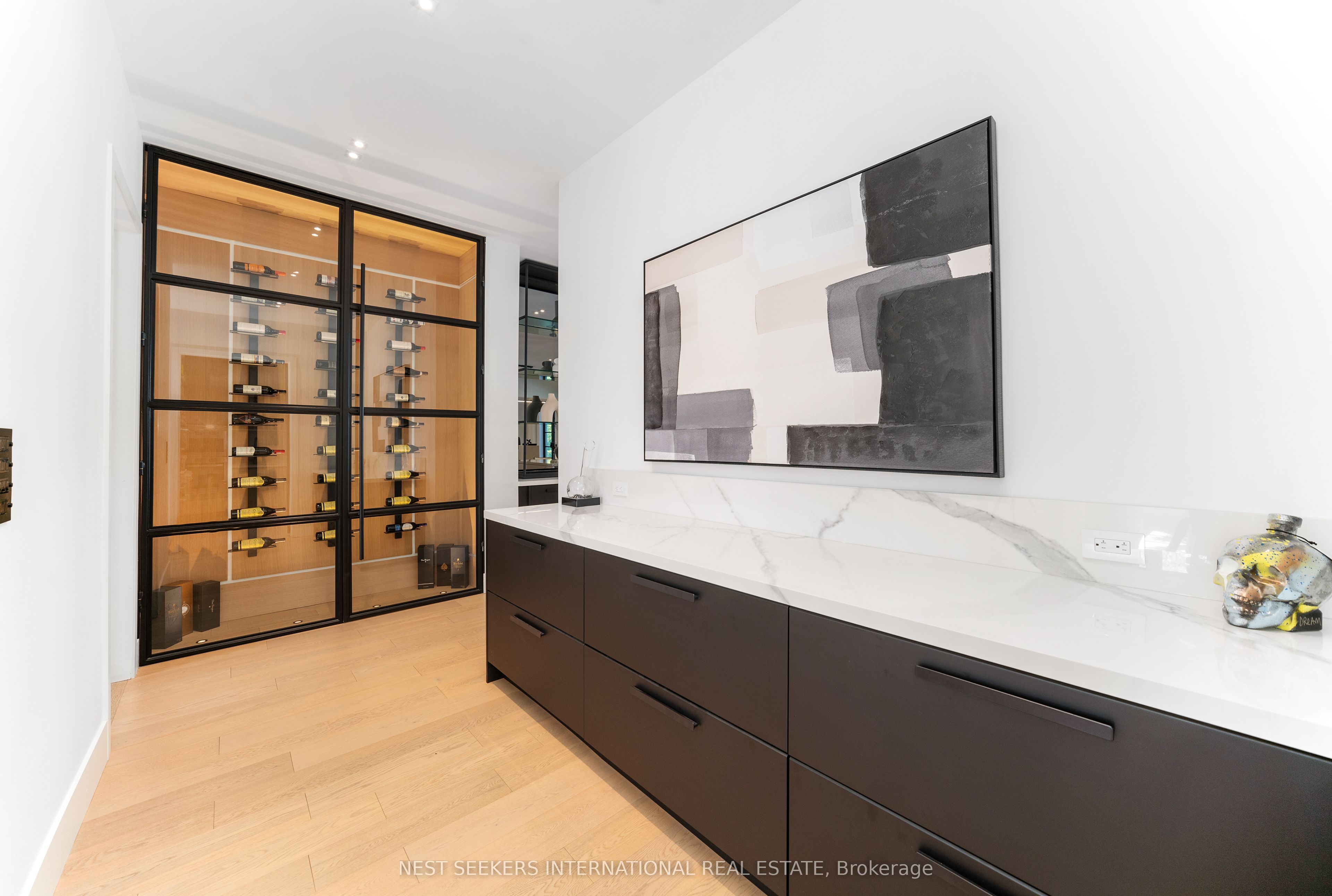6 Forestave Crescent Property Photo 13