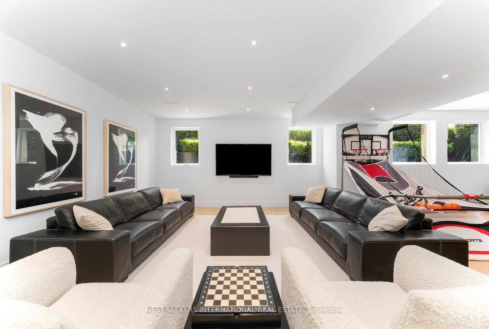 6 Forestave Crescent Property Photo 30