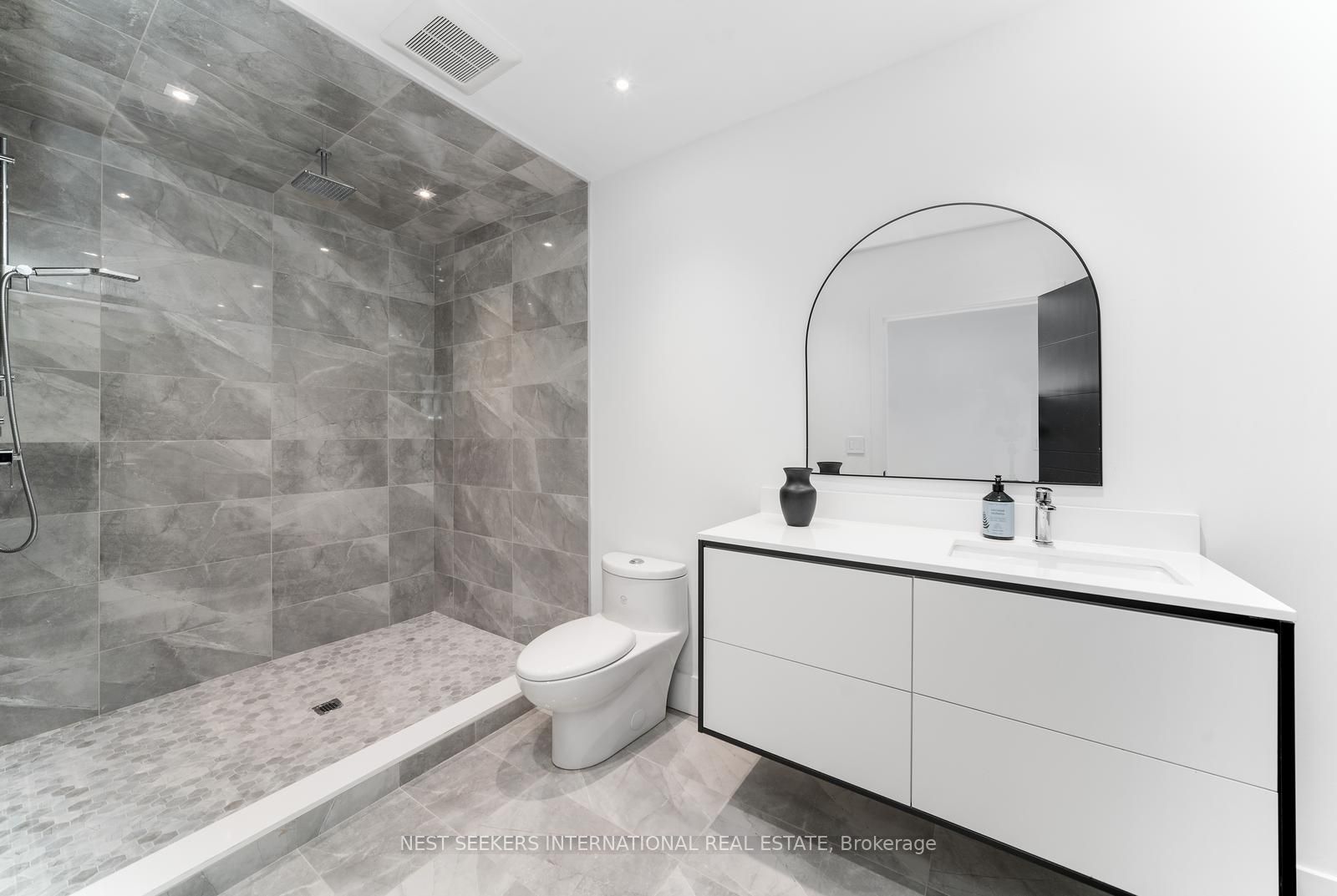 6 Forestave Crescent Property Photo 35