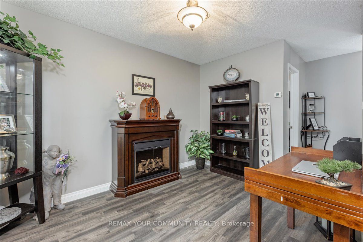 1005 Vance Crescent Property Photo 6