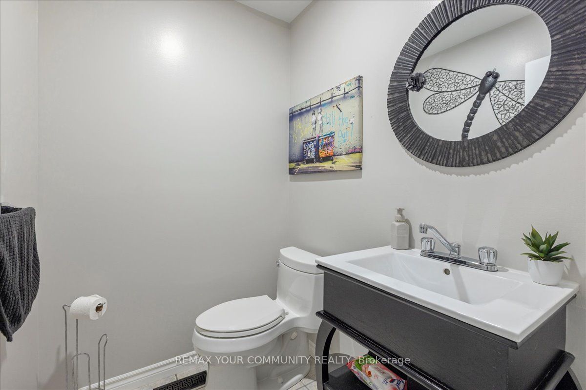 1005 Vance Crescent Property Photo 8