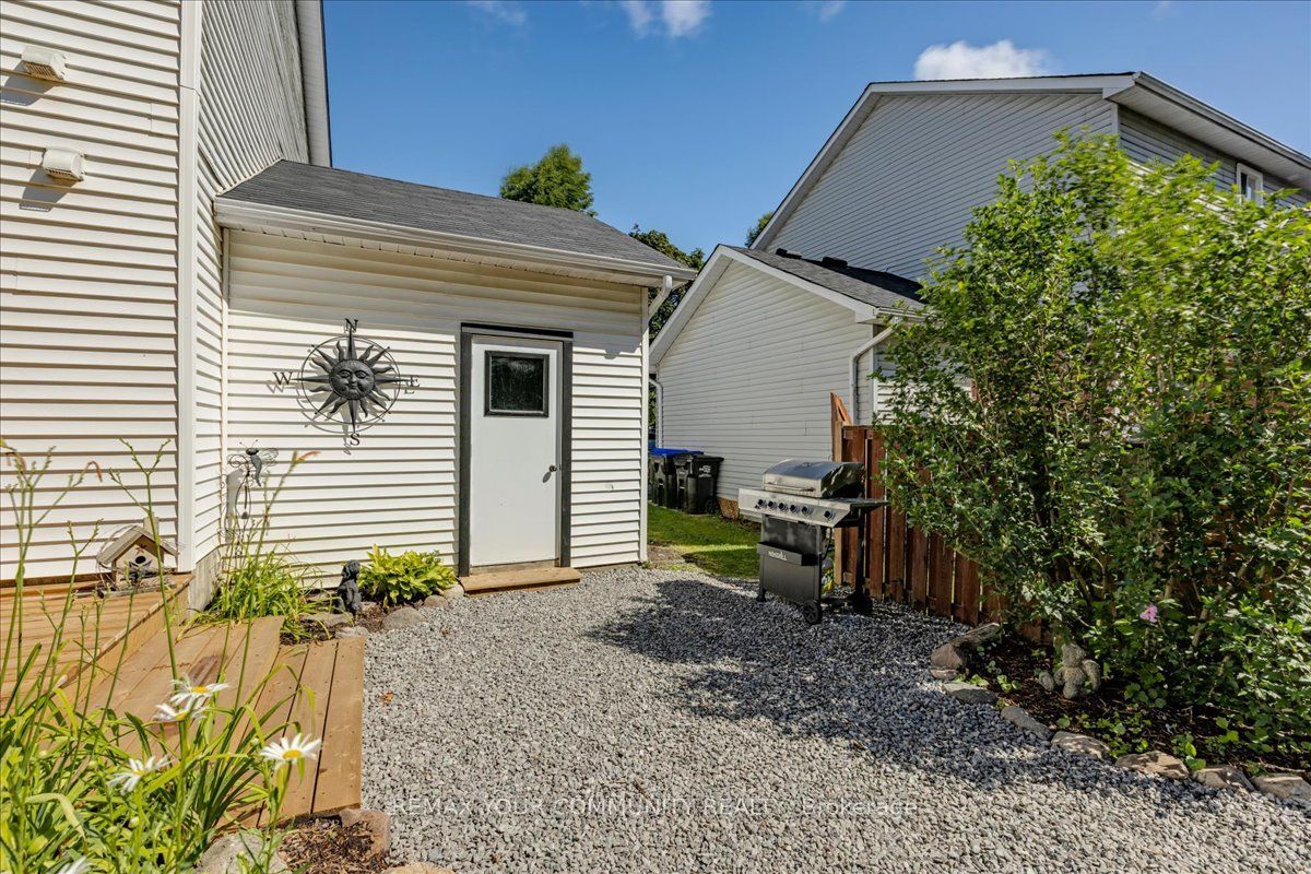 1005 Vance Crescent Property Photo 34