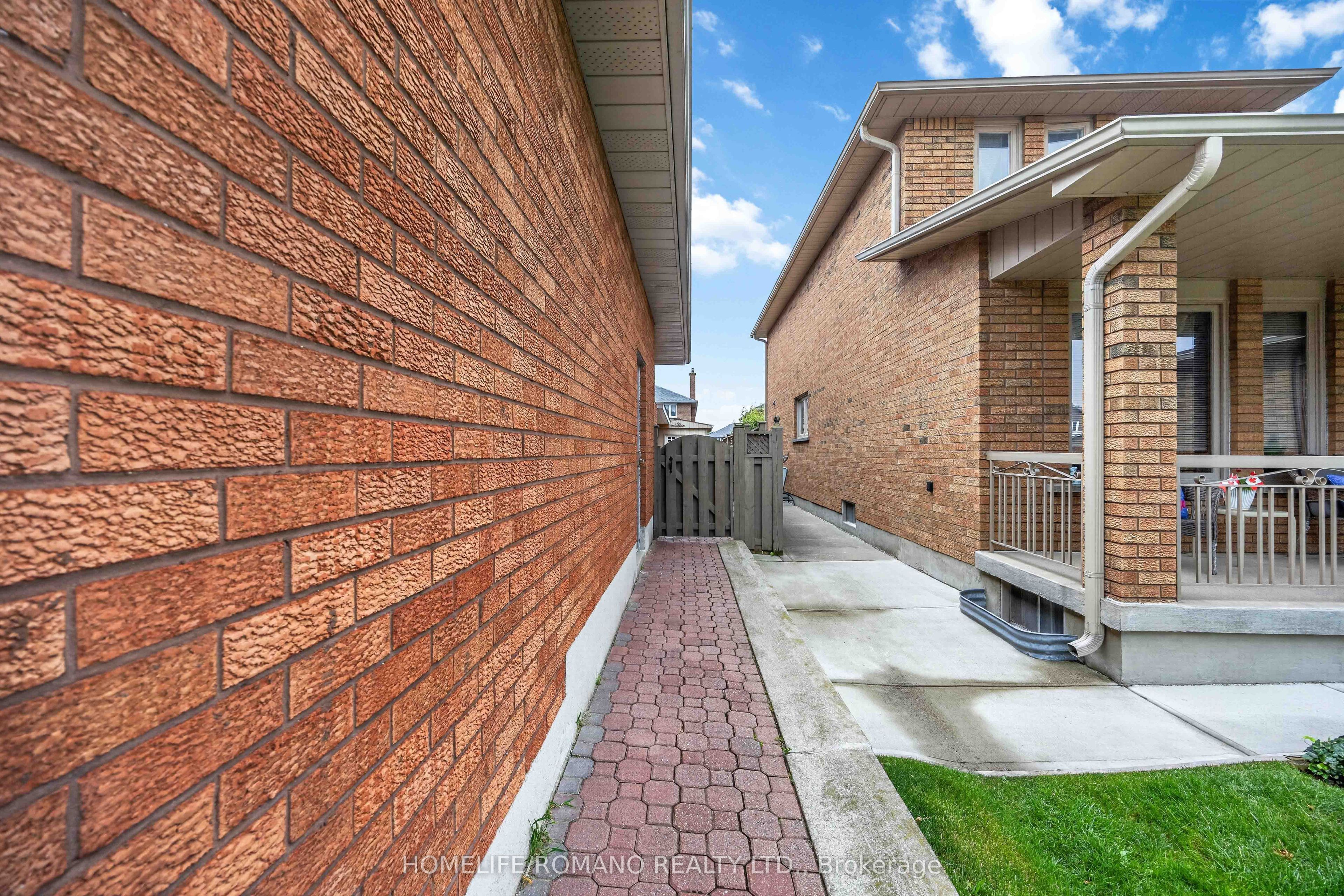 61 Gas Light Crescent Bsmt Property Photo 4