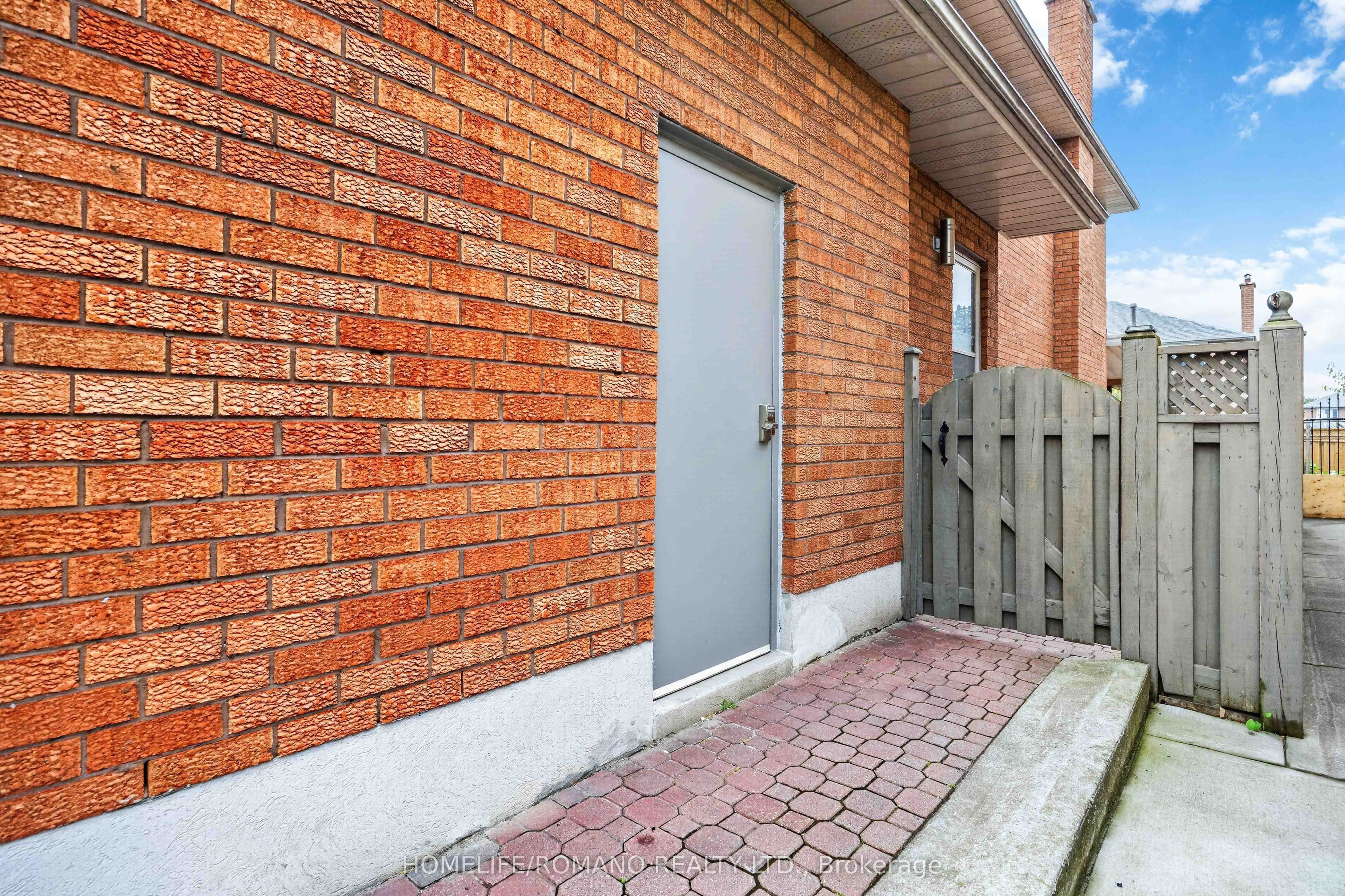 61 Gas Light Crescent Bsmt Property Photo 5