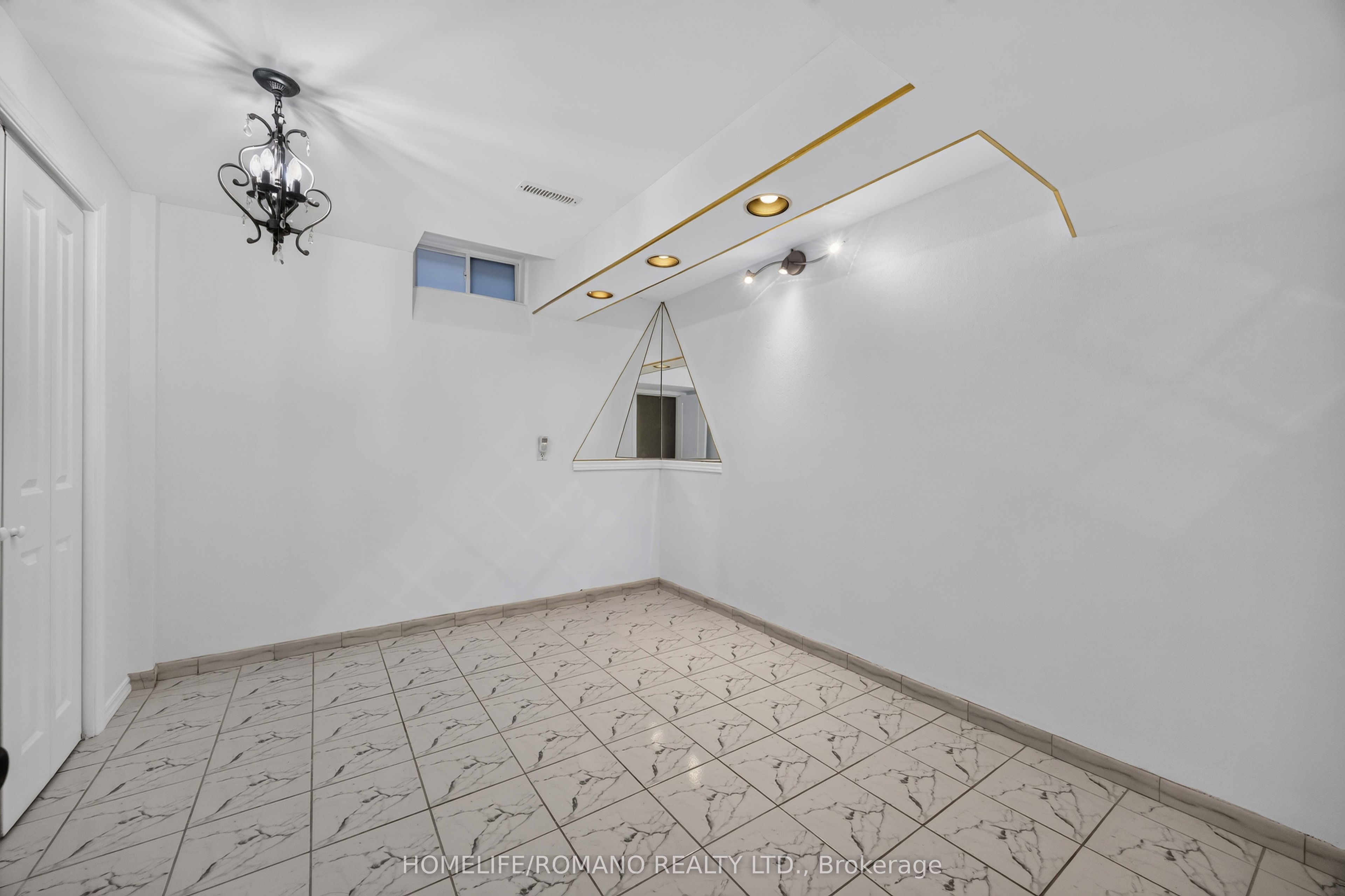 61 Gas Light Crescent Bsmt Property Photo 27