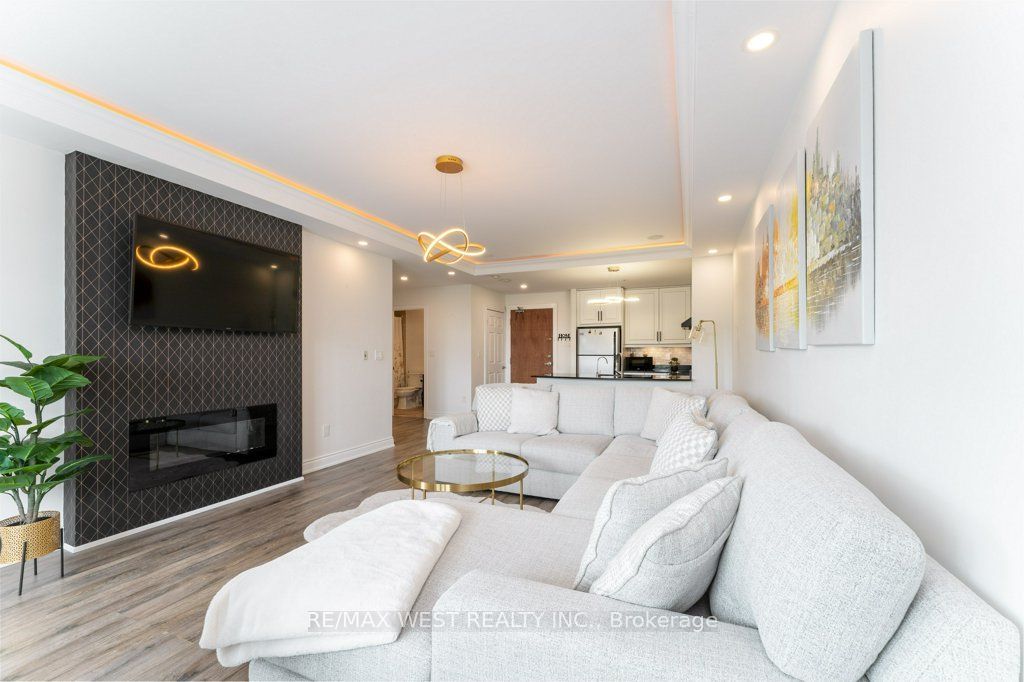 4620 Highway 7 Avenue Ph 413 Property Photo 7