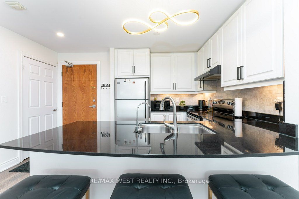 4620 Highway 7 Avenue Ph 413 Property Photo 12