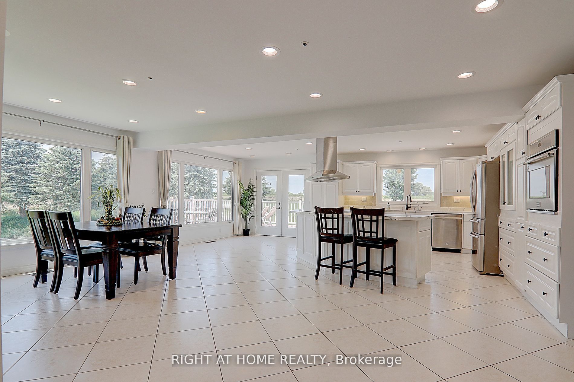 1008 Mount Albert Road Property Photo 10