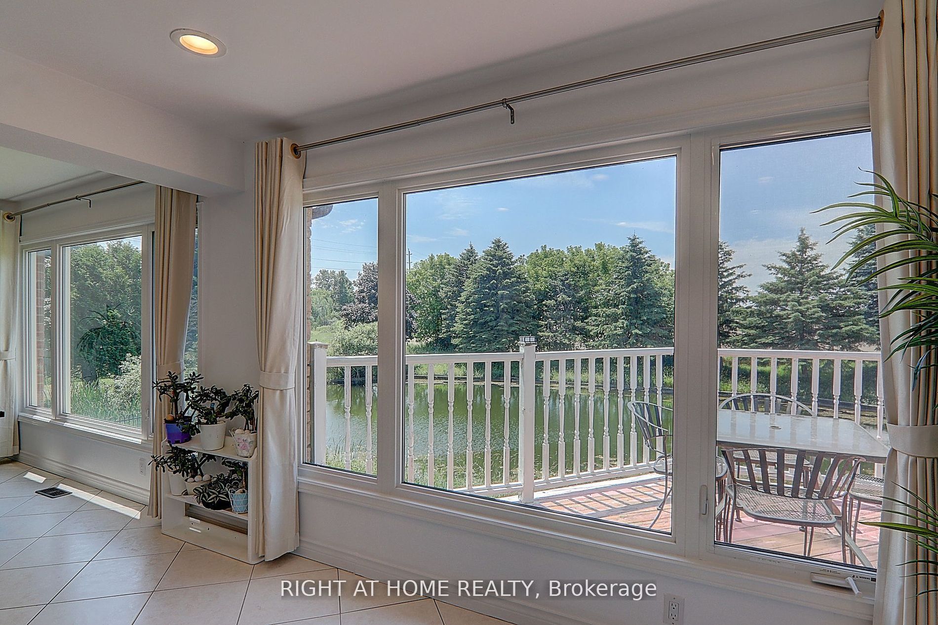 1008 Mount Albert Road Property Photo 12
