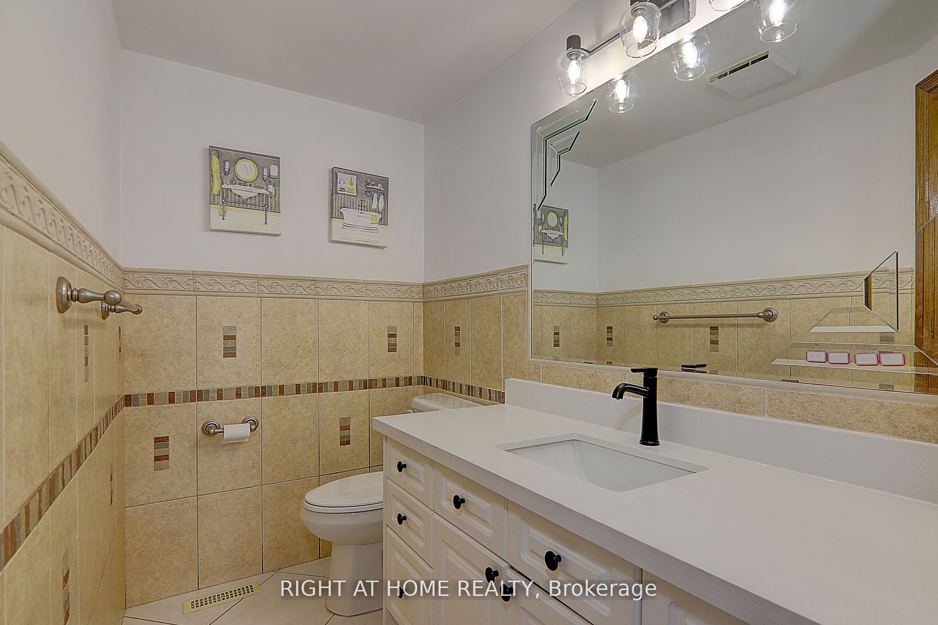 1008 Mount Albert Road Property Photo 23