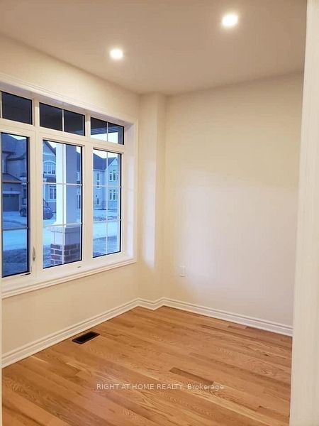 941 Wickham Road Property Photo 3