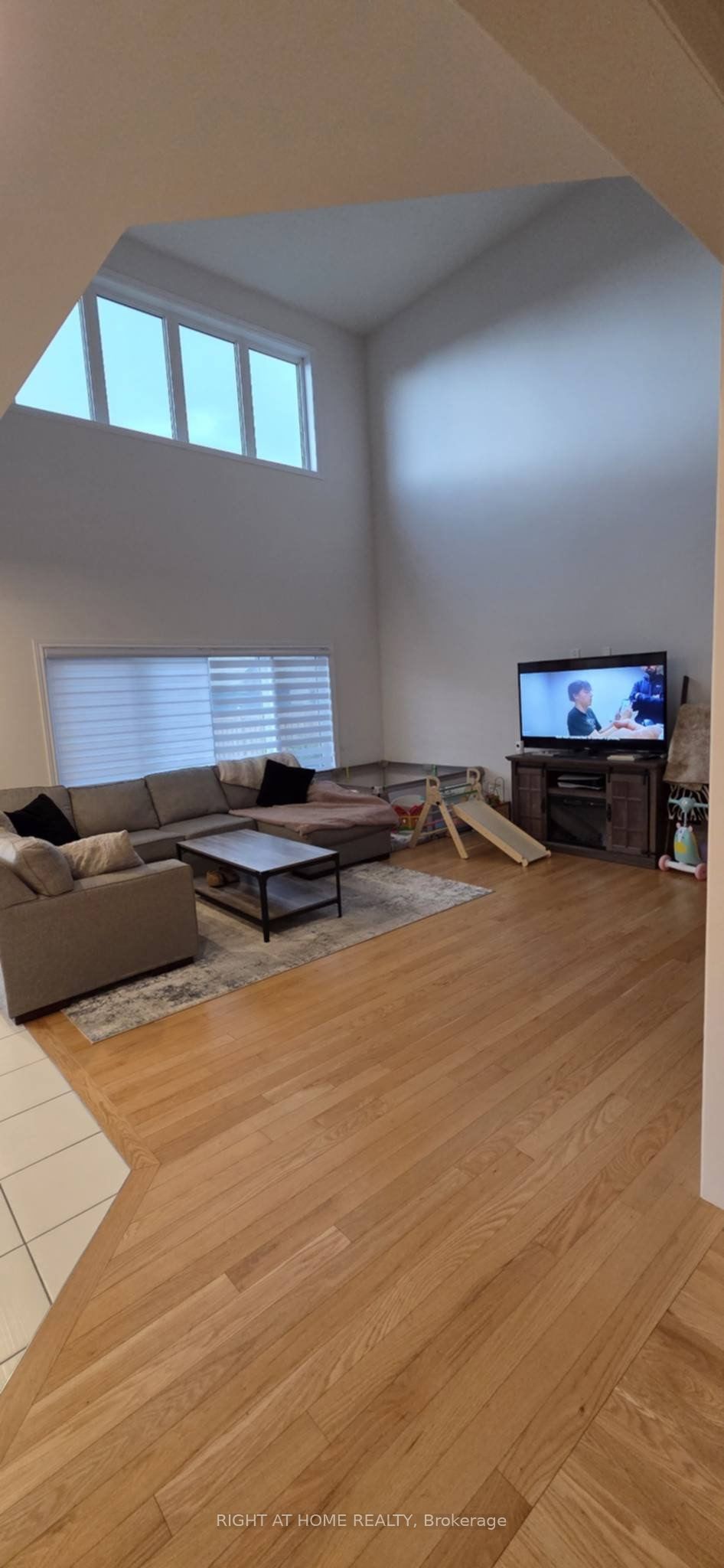 941 Wickham Road Property Photo 8