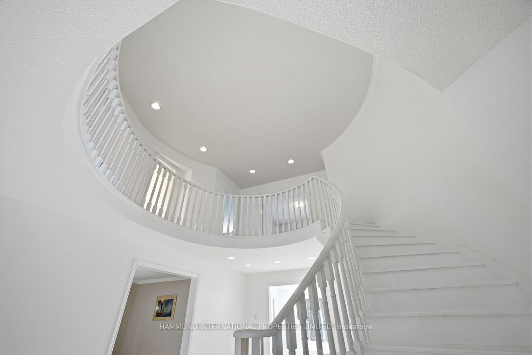 31 Vesta Drive Property Photo 5