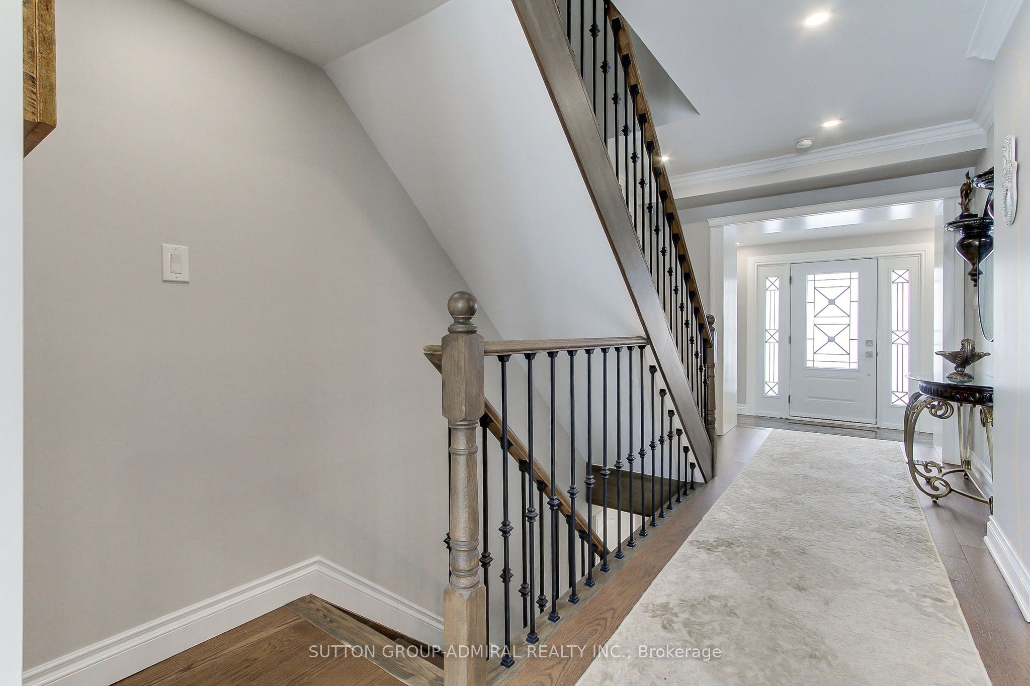 7205 19th Side Road Property Photo 3