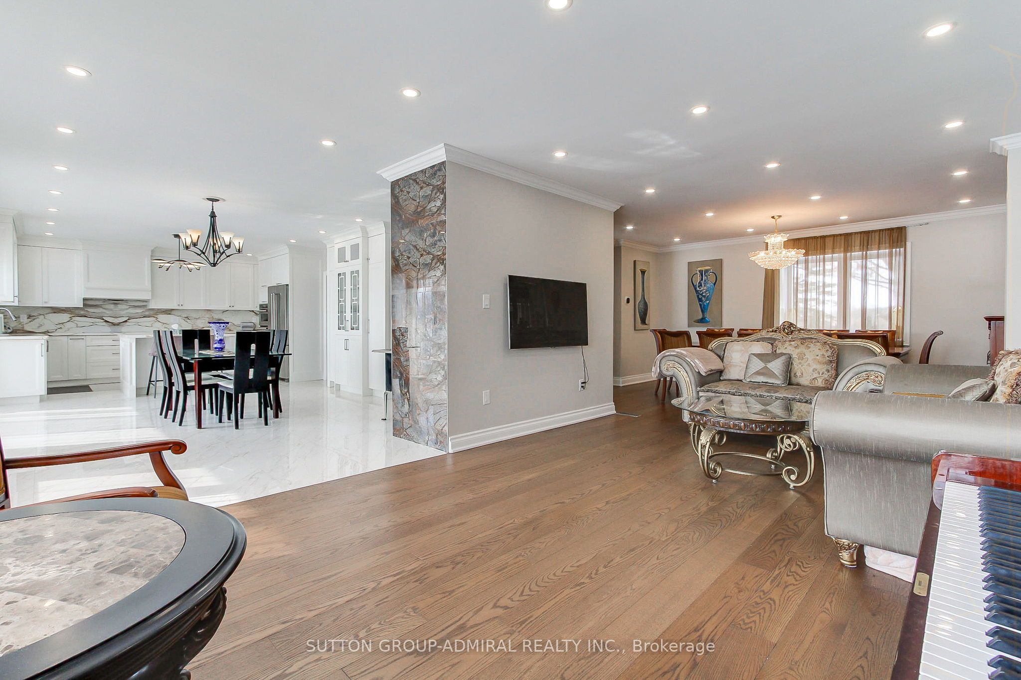 7205 19th Side Road Property Photo 8