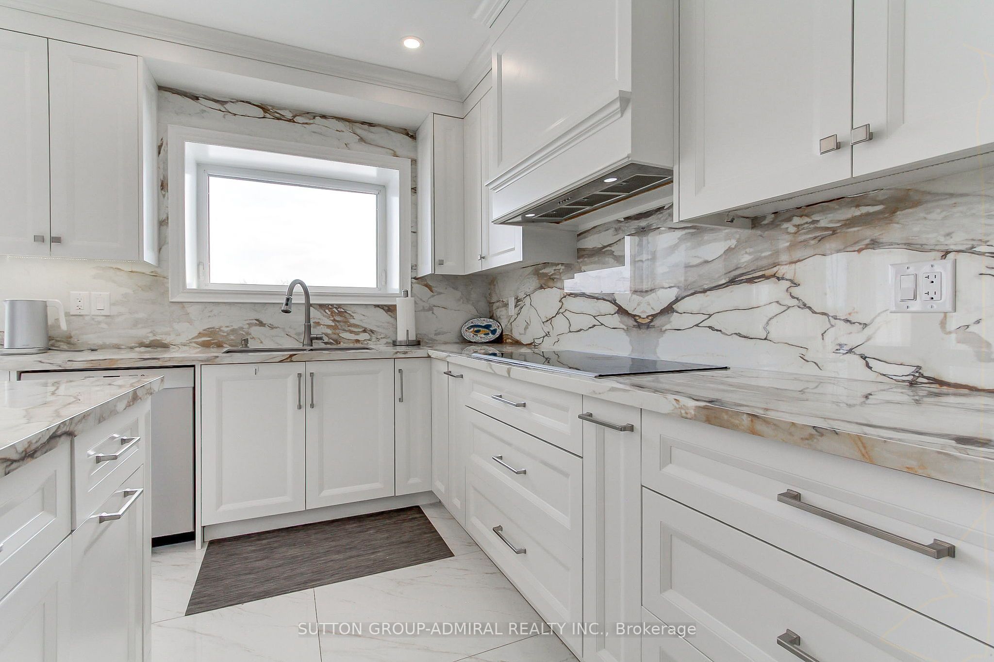 7205 19th Side Road Property Photo 17