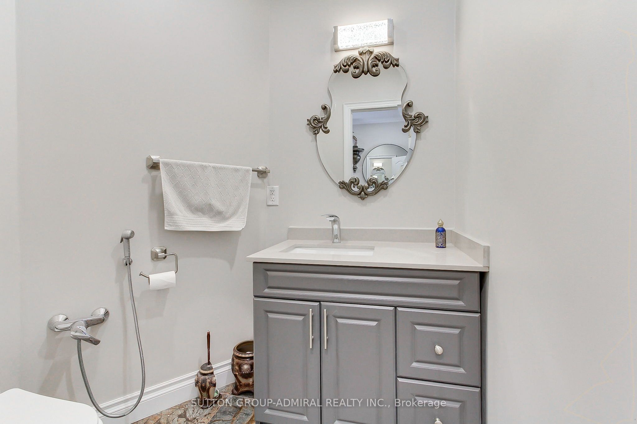 7205 19th Side Road Property Photo 21