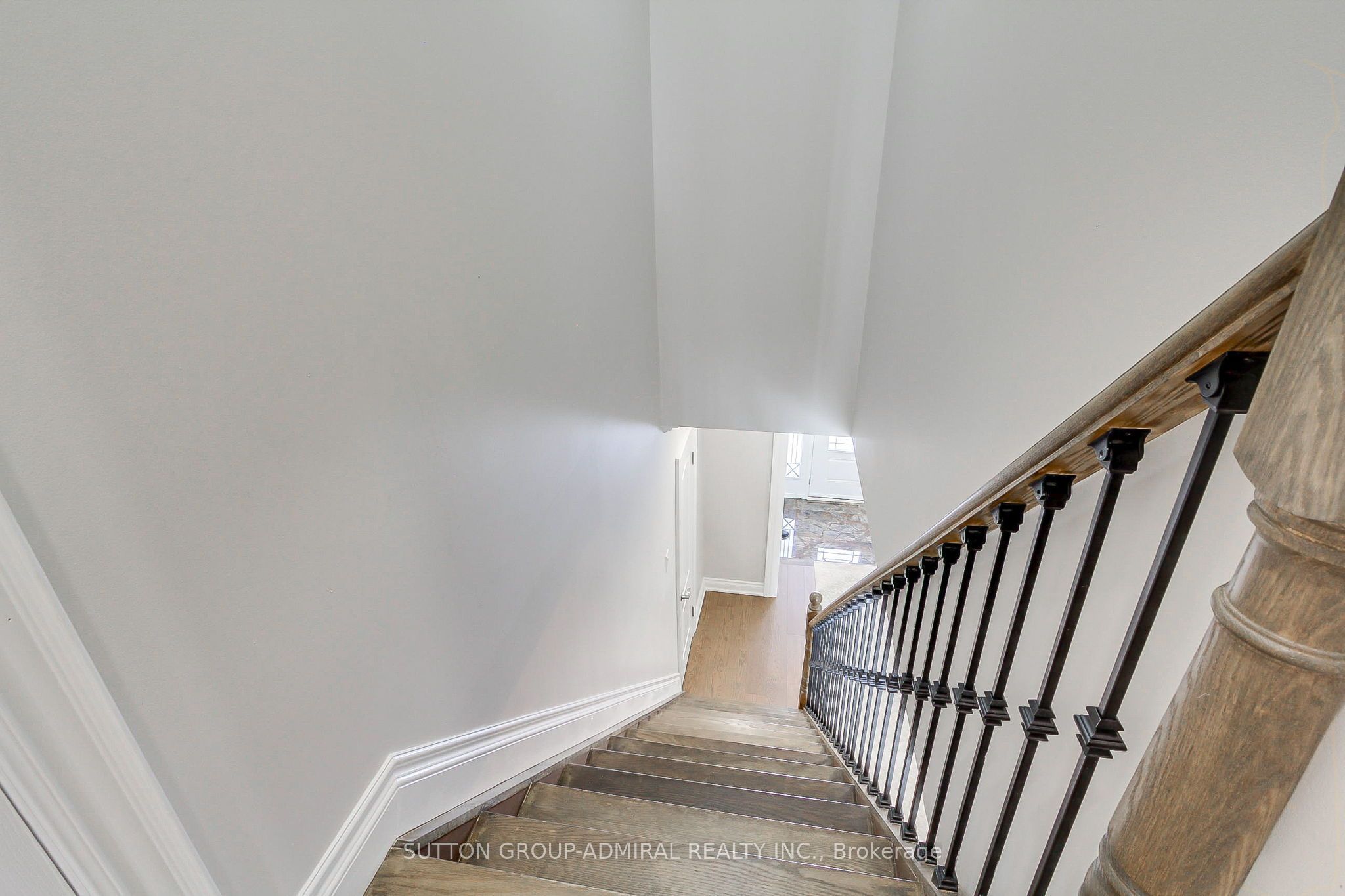 7205 19th Side Road Property Photo 22
